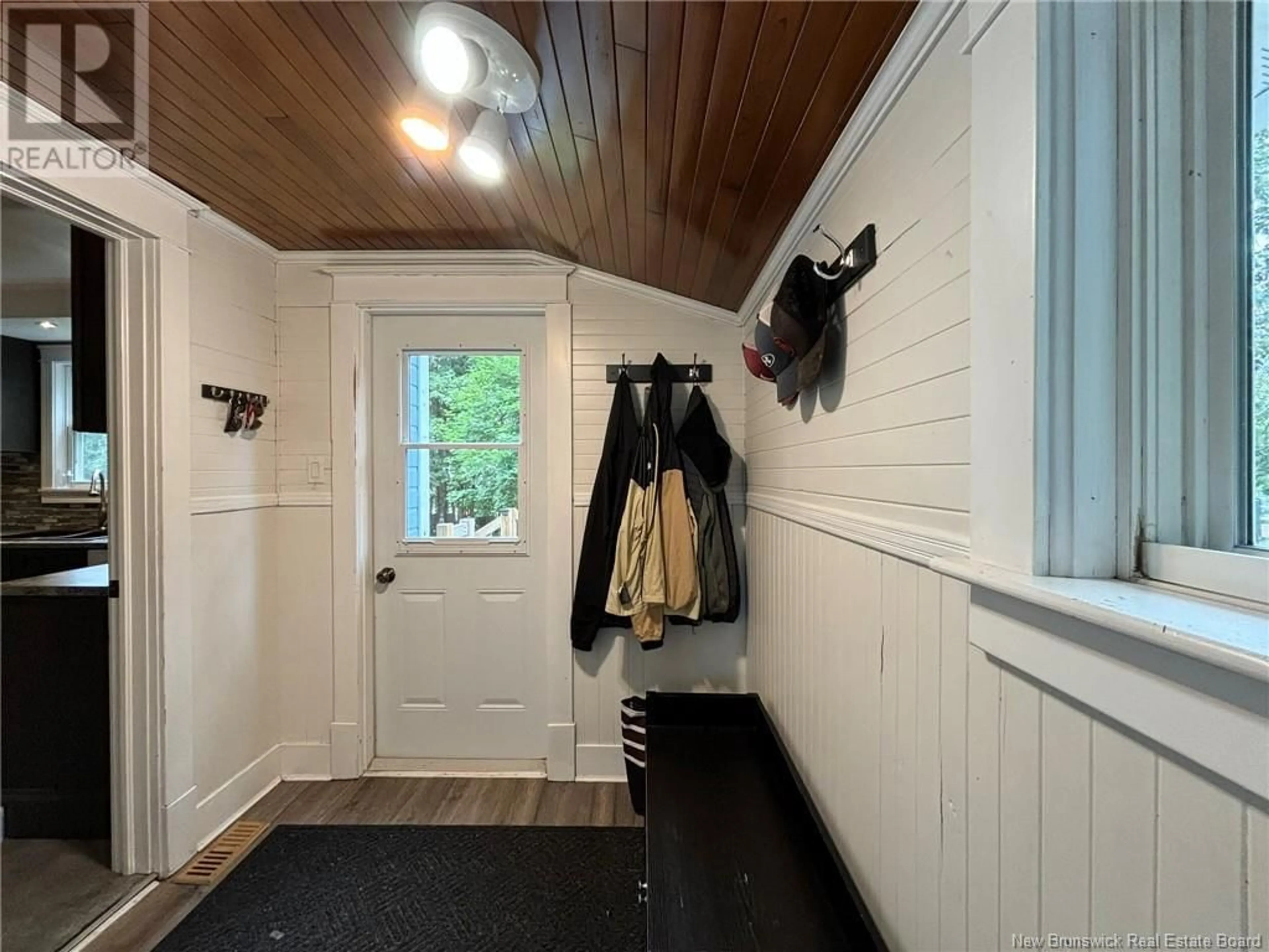 Indoor entryway, wood floors for 9 KING Street, Grand Manan New Brunswick E5G2J9