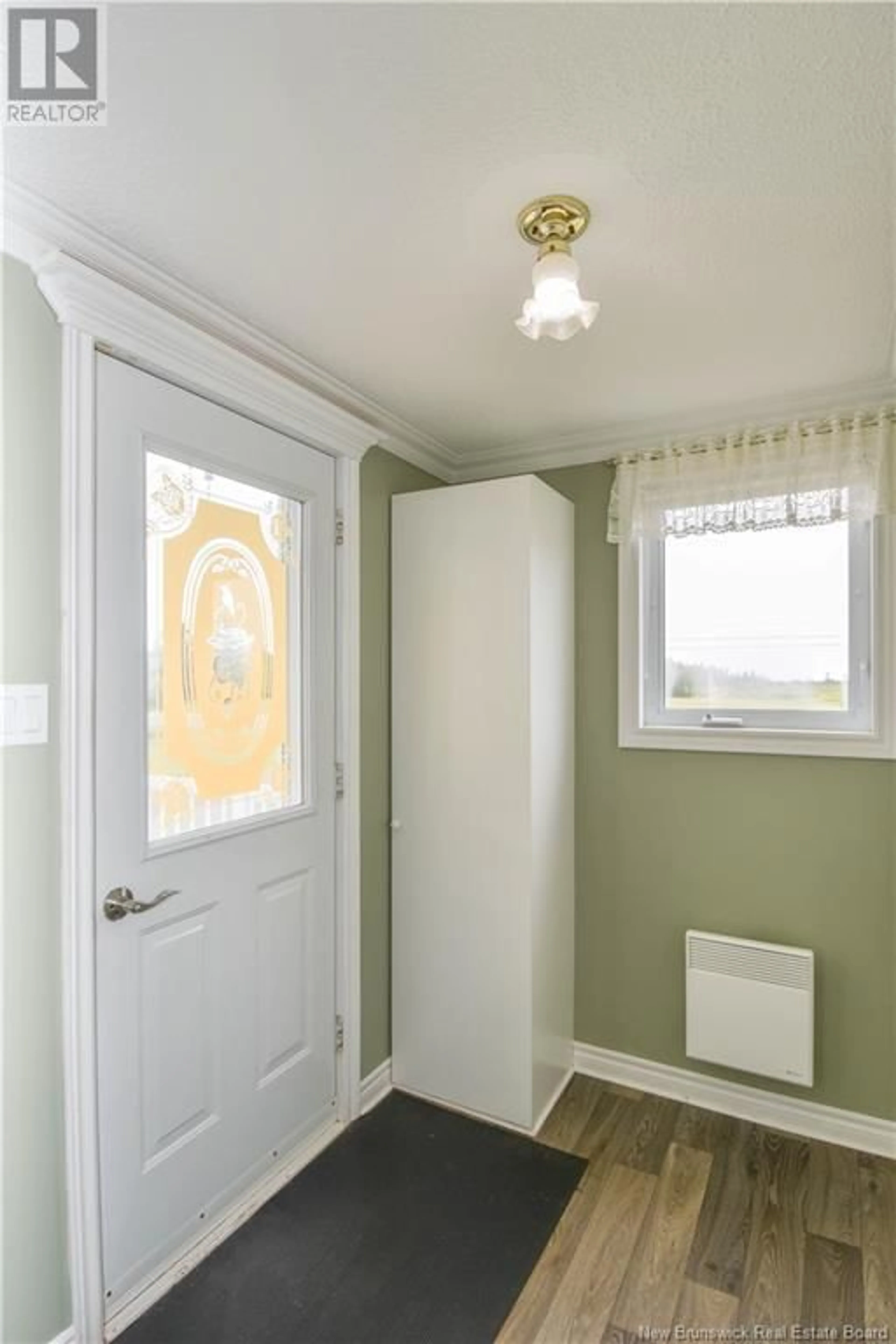 Indoor entryway, unknown floor for 2497 305 Route, Cap-Bateau New Brunswick E8T3H7