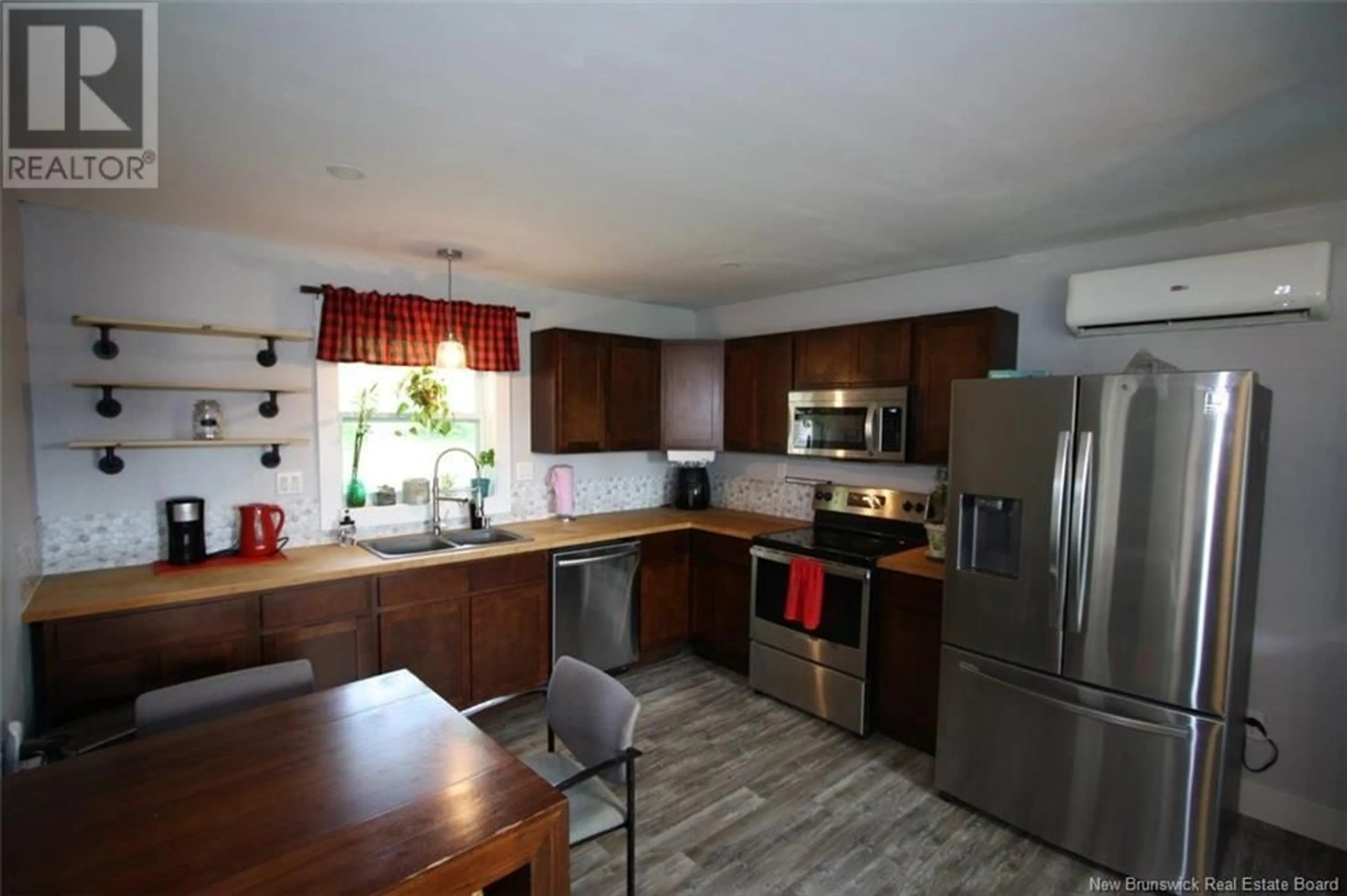 Standard kitchen for 559 Main Street, Doaktown New Brunswick E9C1W9