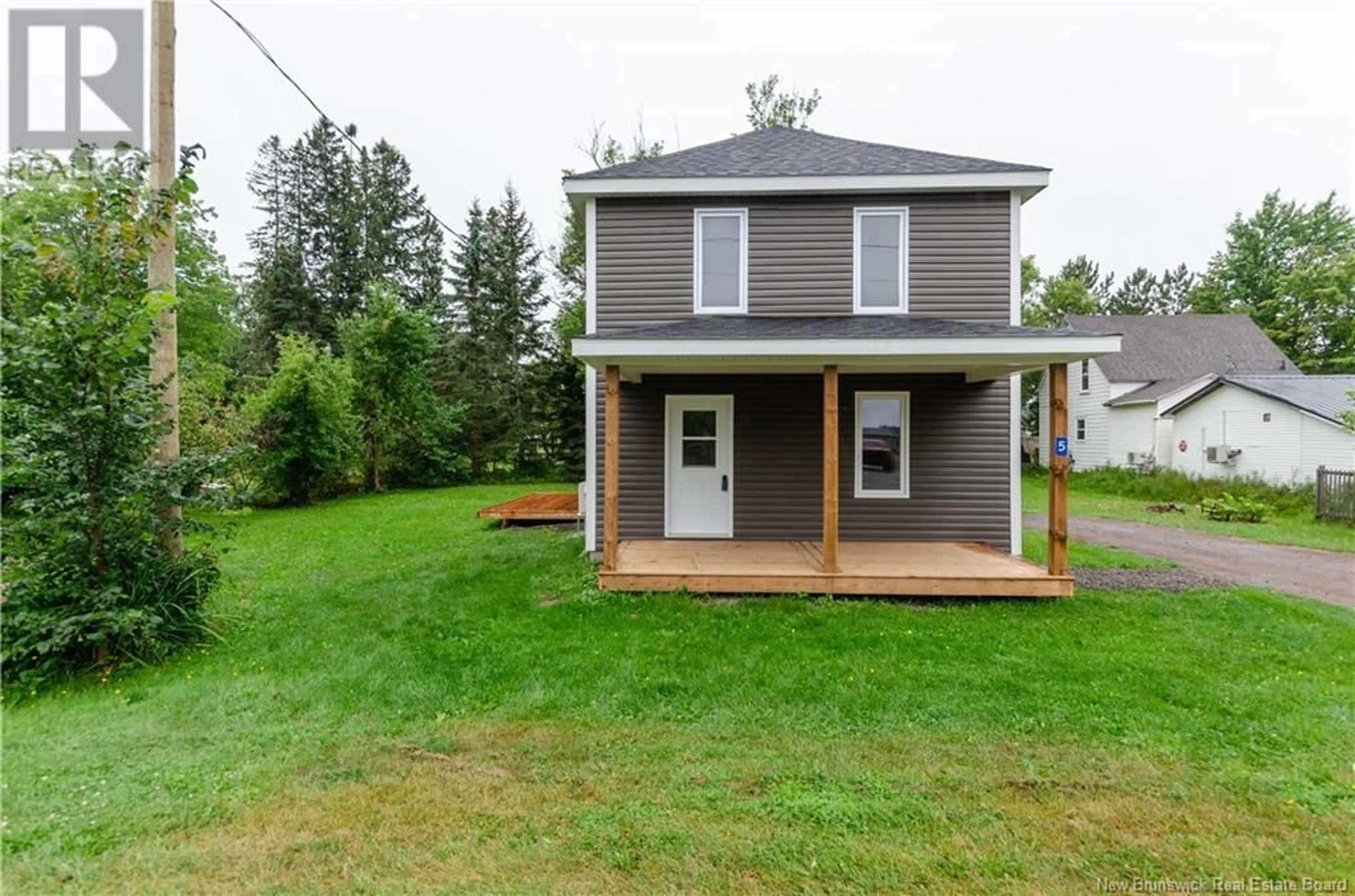 Frontside or backside of a home, cottage for 5 Russell Street, Petitcodiac New Brunswick E4Z4V2