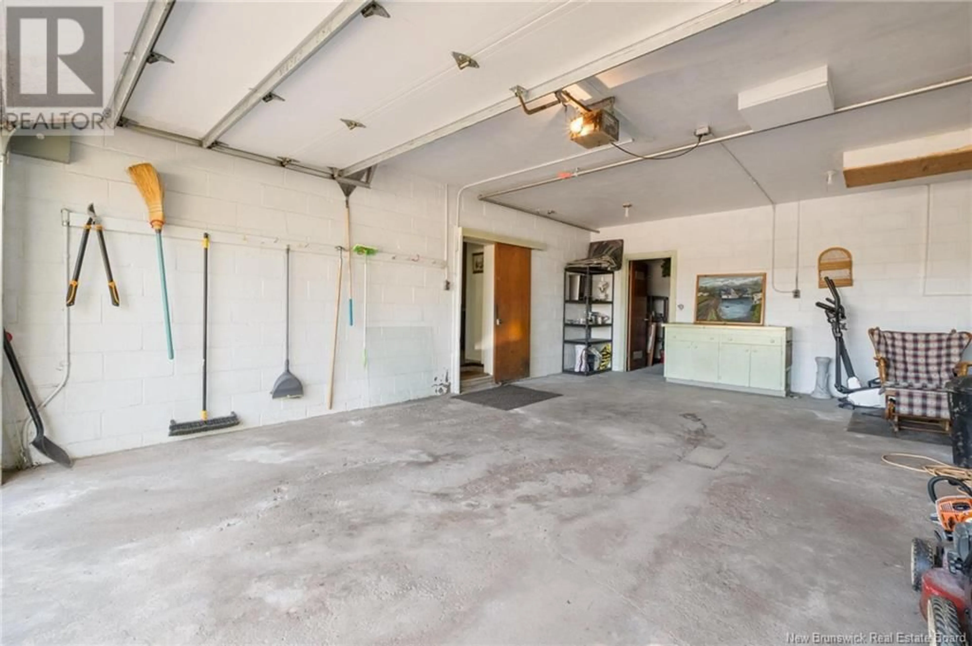 Indoor garage for 12 ATHLONE AVENUE, Moncton New Brunswick E1E1R9