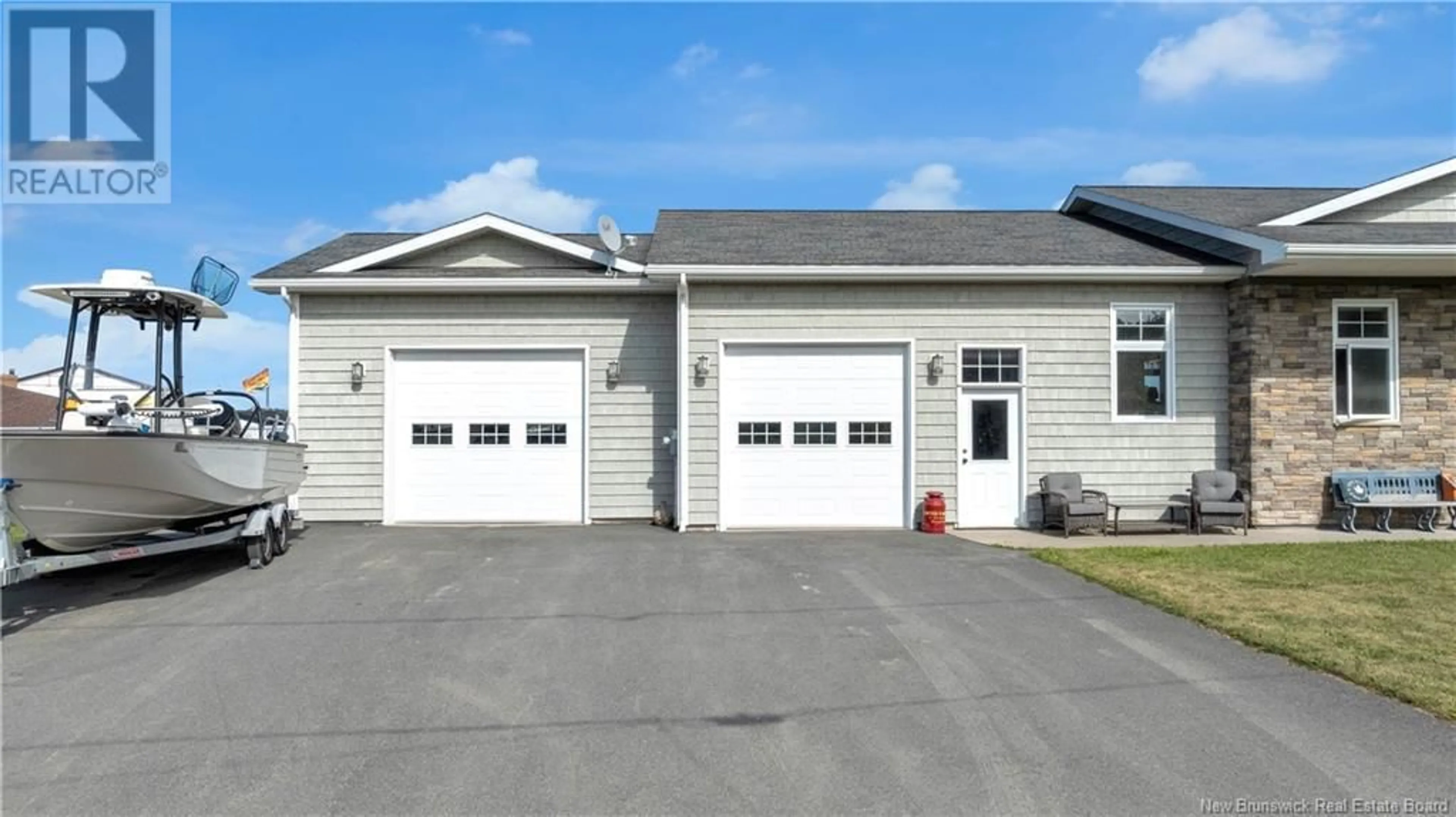 Indoor garage for 7 Long Beach Lane, Dipper Harbour New Brunswick E5J1X5