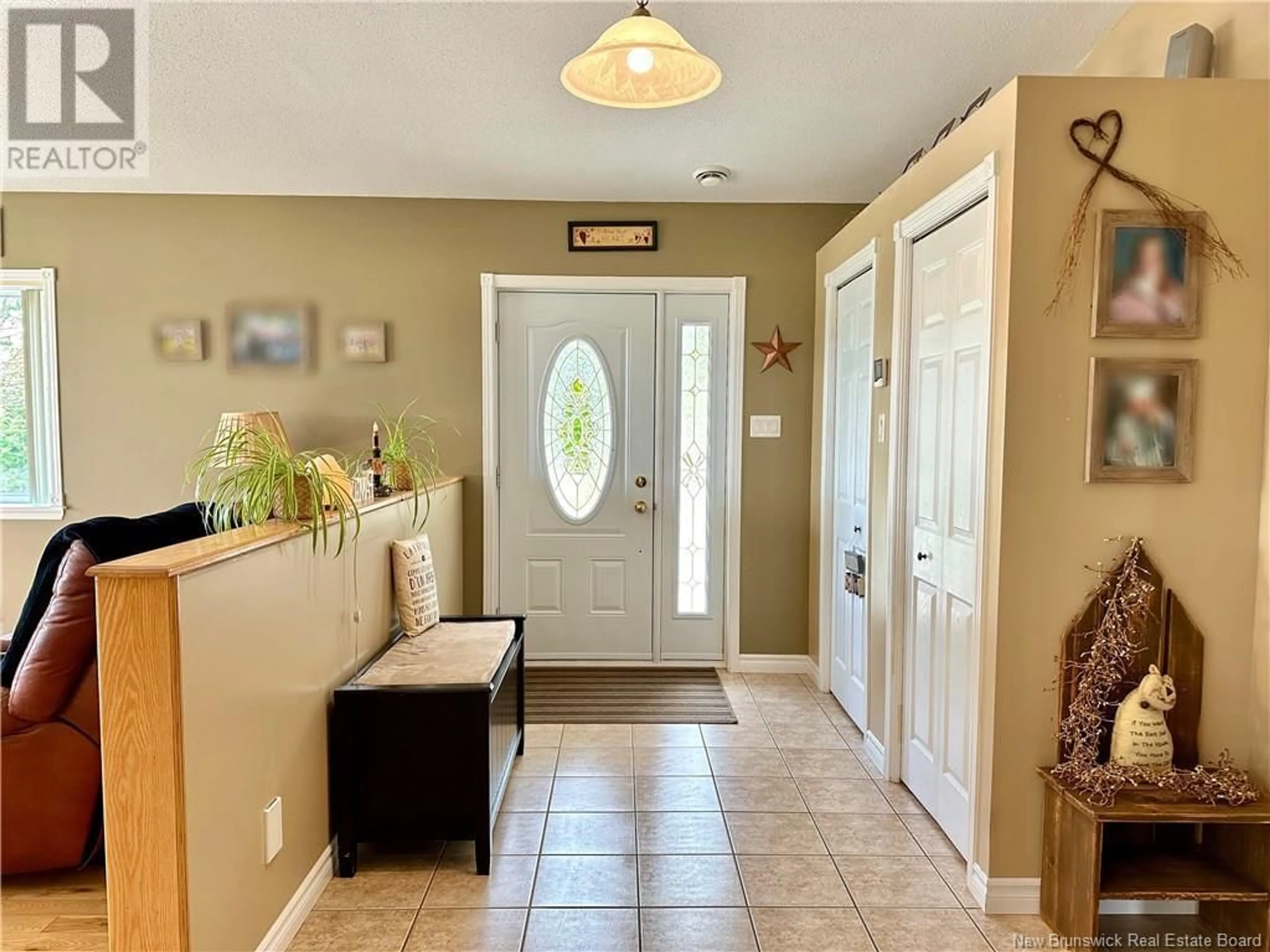 Indoor entryway, wood floors for 1002 ch Martin, Sainte-Anne-De-Madawaska New Brunswick E7E1R4