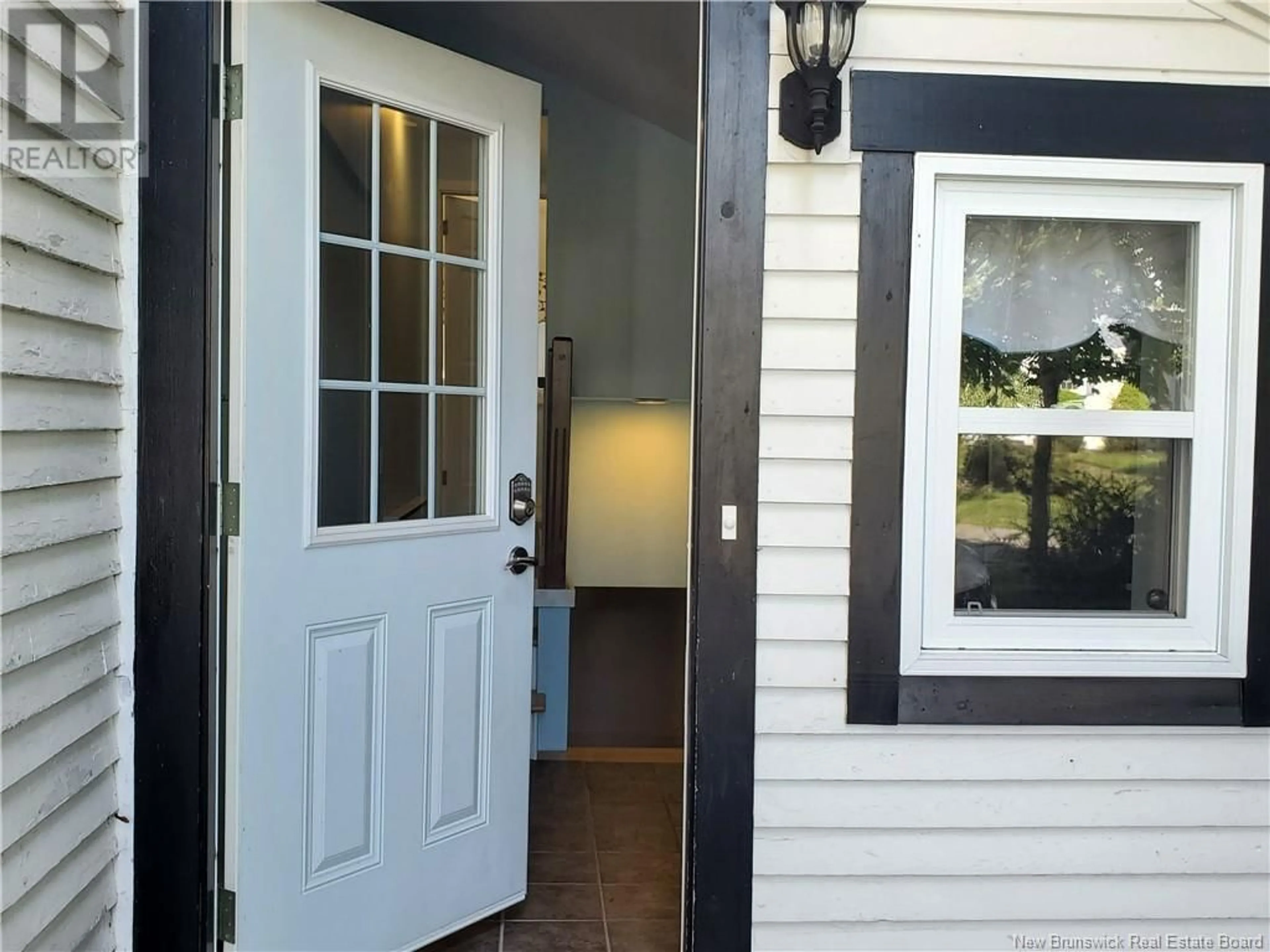 Indoor entryway, wood floors for 253 Queen Street, Saint Andrews New Brunswick E5B2A5