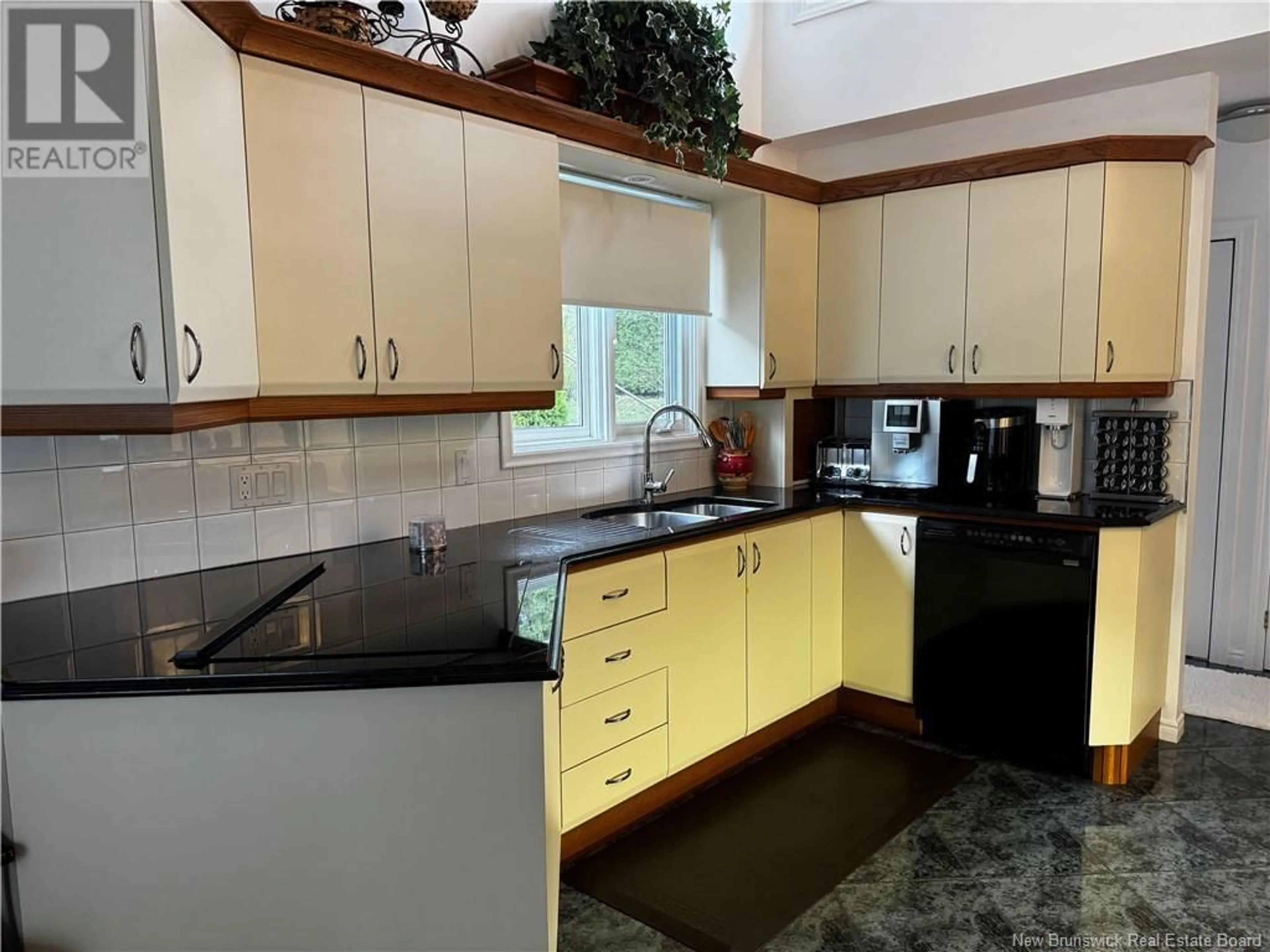 Standard kitchen, cottage for 35 GUERRETTE Street, Edmundston New Brunswick E3V1N9