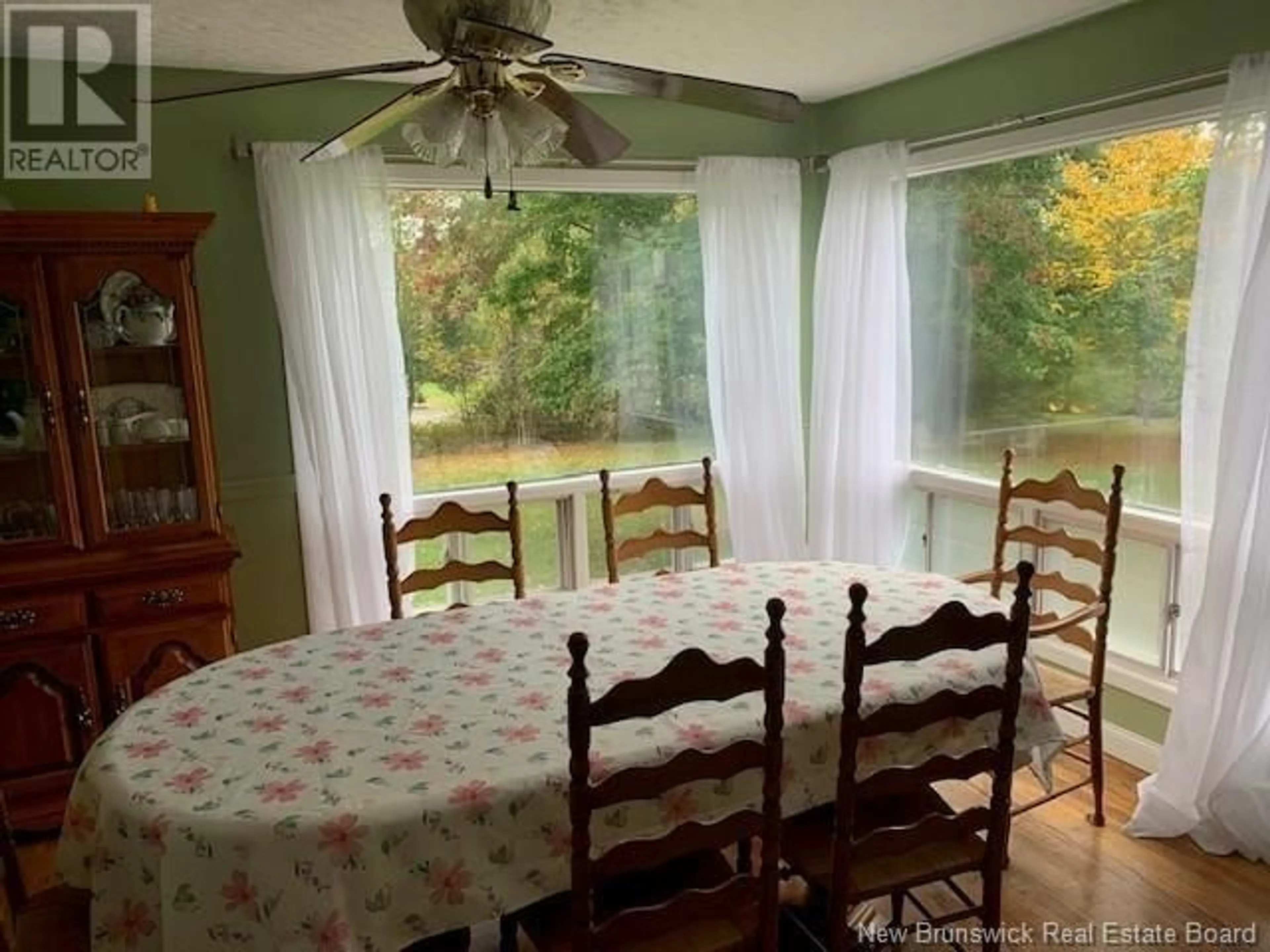 Dining room, wood floors, cottage for 1668 101 Route, Nasonworth New Brunswick E3C2E1