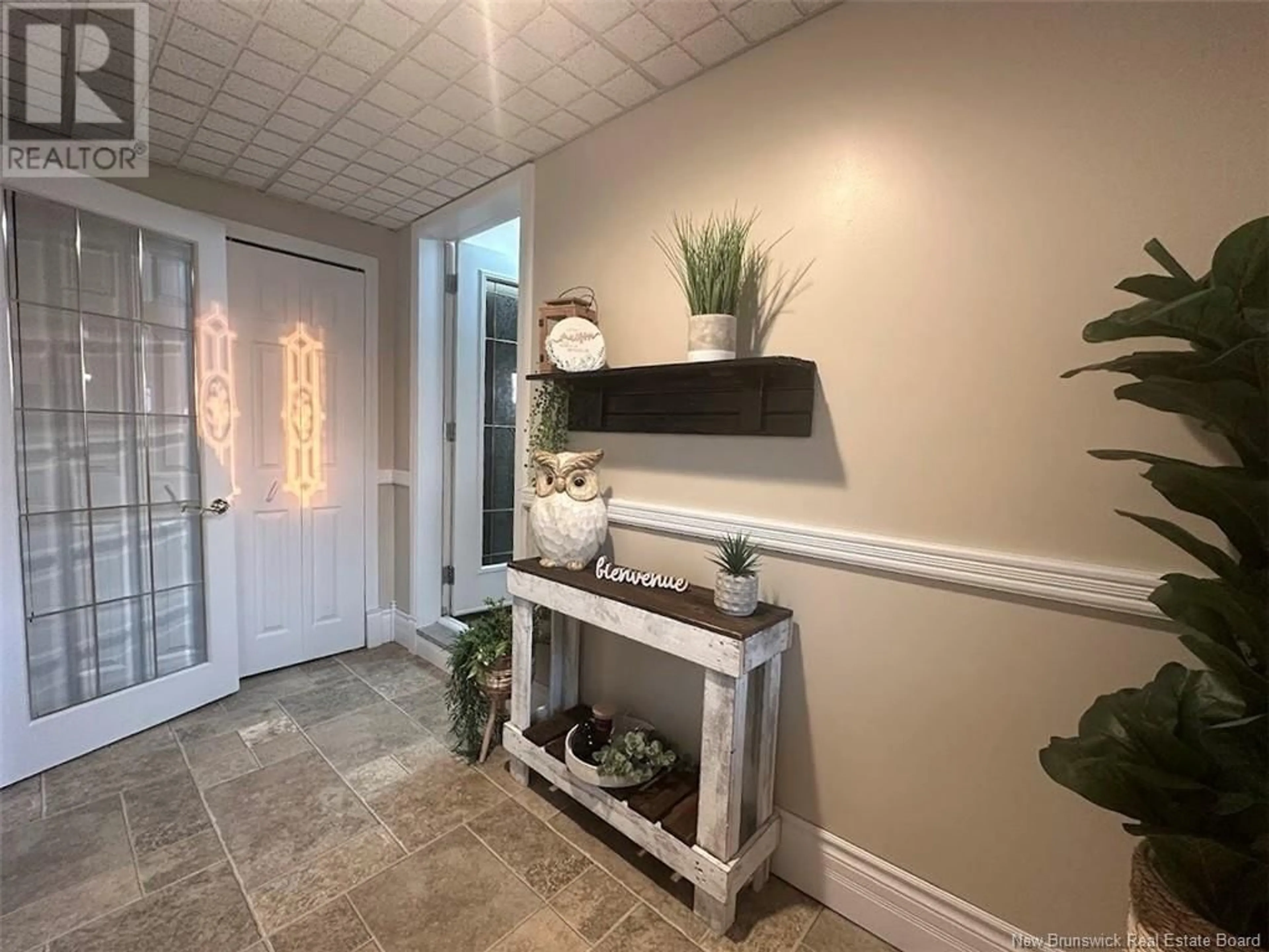 Indoor entryway, wood floors for 59 Riviere-Verte Road, Green River New Brunswick E7C2Z9