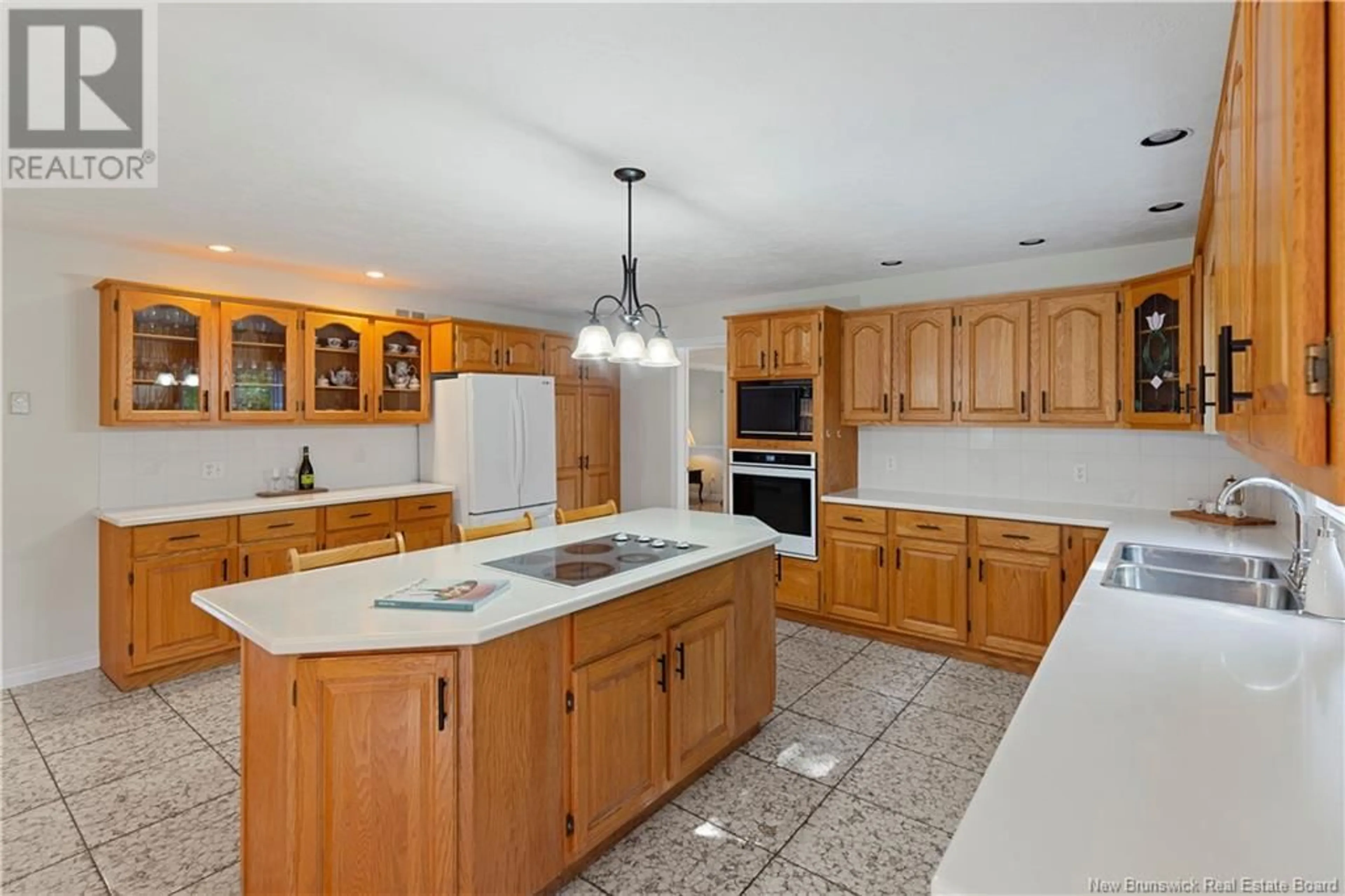 Kitchen, ceramic floors, cottage for 26 Camden Crescent, Moncton New Brunswick E1E4J6