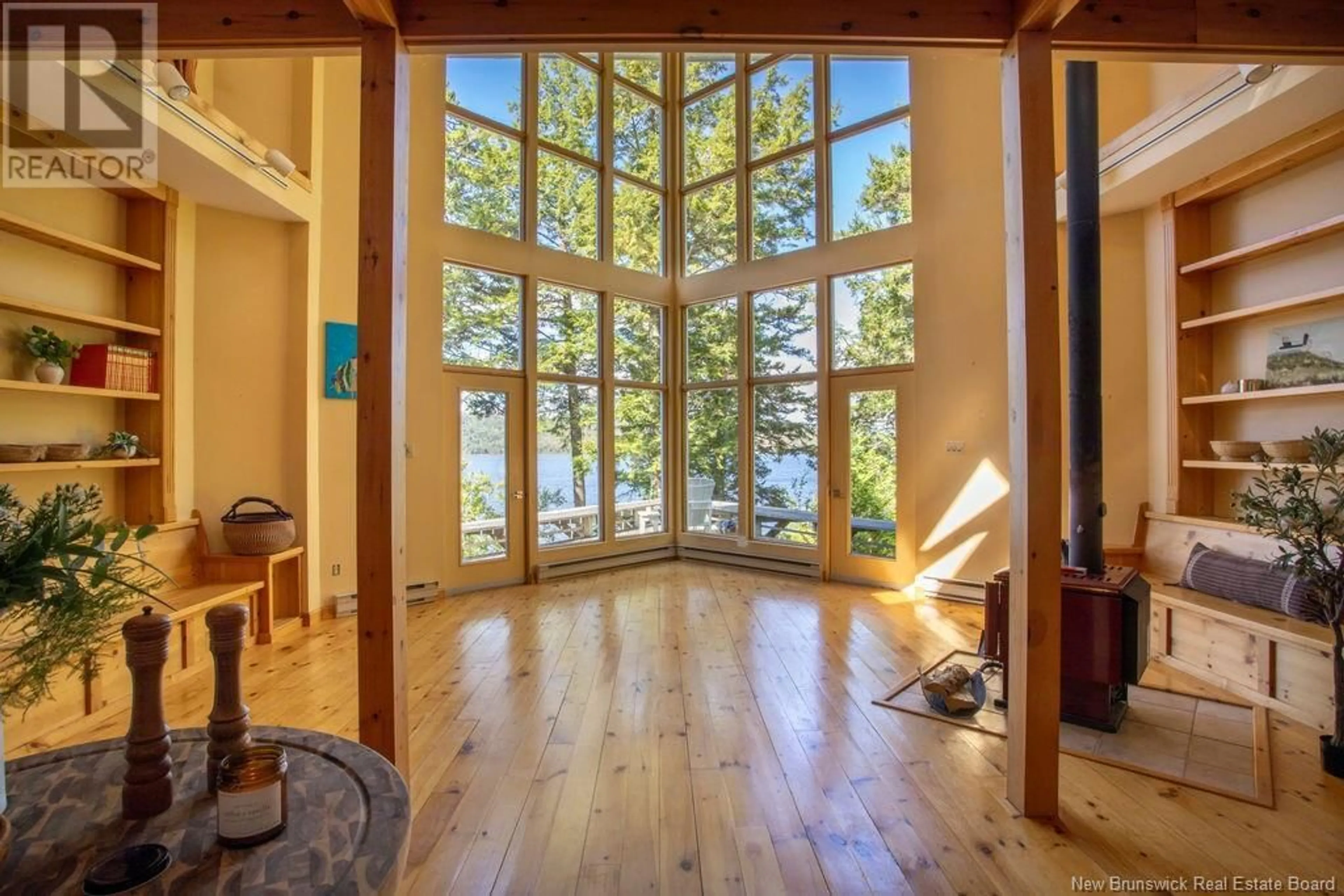 Indoor foyer, wood floors for 71 Admiral Lane, Long Reach New Brunswick E5S2K5