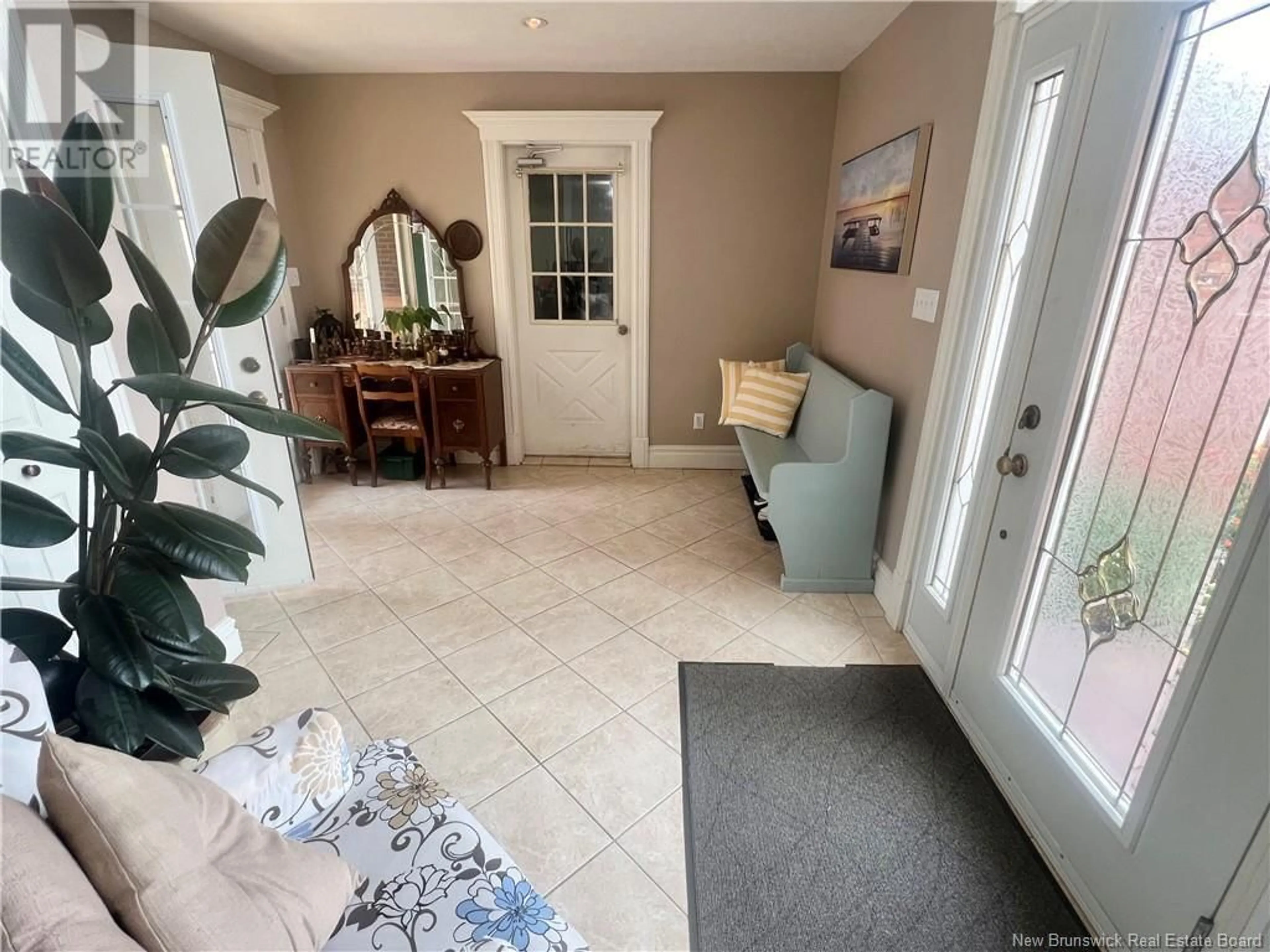 Indoor entryway, ceramic floors for 102 St. George Street, Bathurst New Brunswick E2A1B5