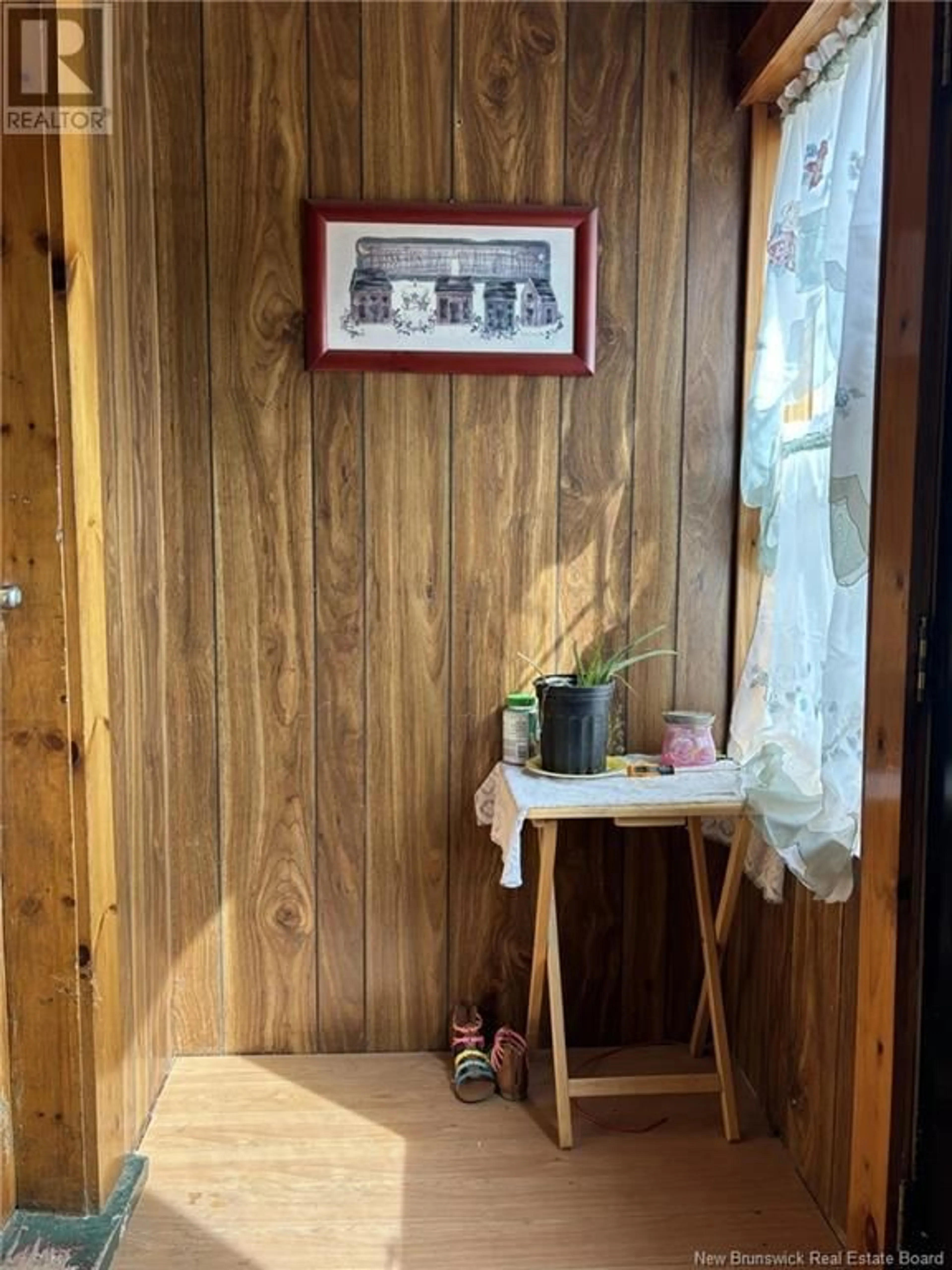 Indoor entryway, wood floors for 23 Rose Street, McAdam New Brunswick E6J1Z1