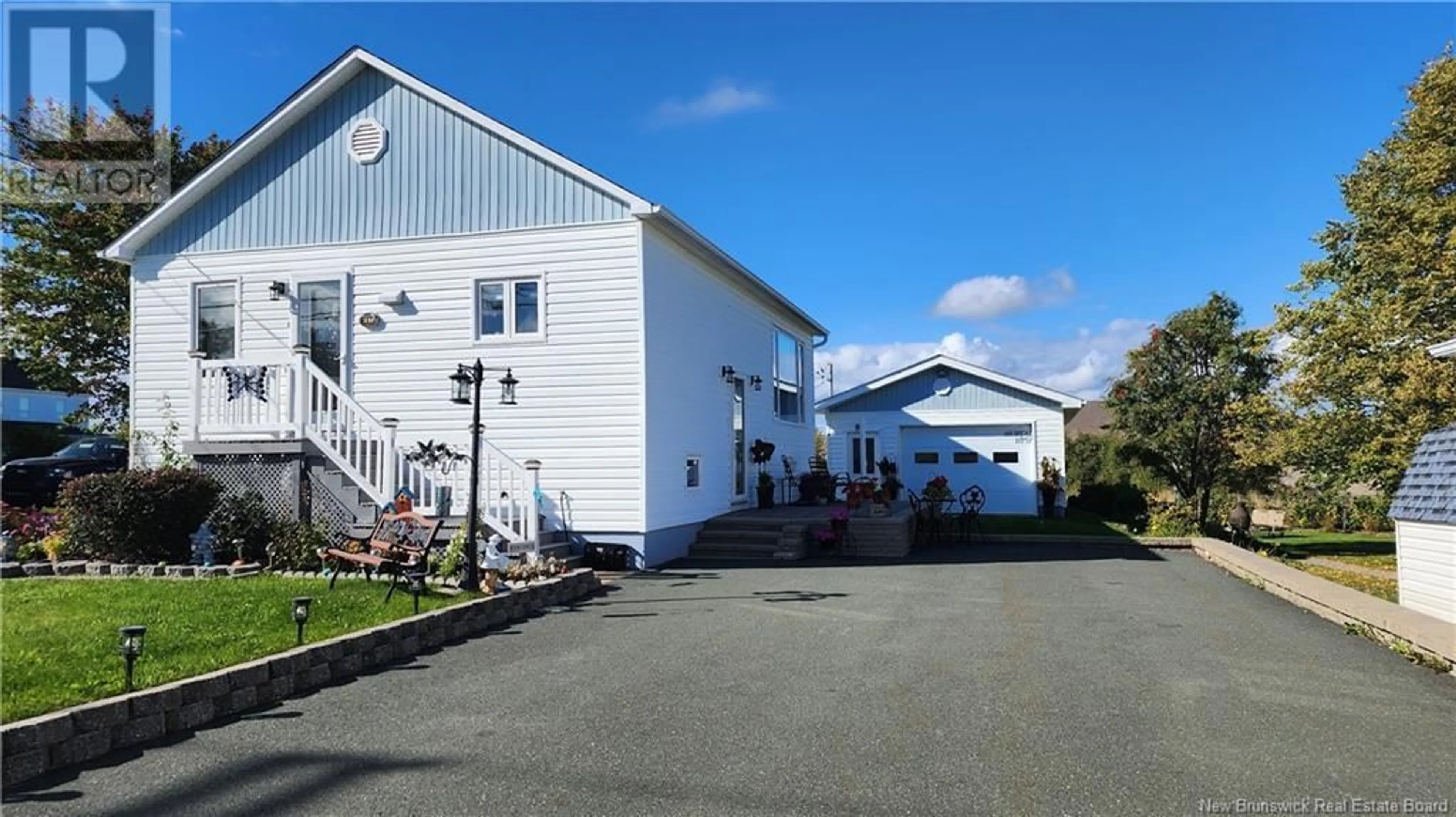 A pic from exterior of the house or condo for 467 Rue de l'Église, Tracadie New Brunswick E1X1B1