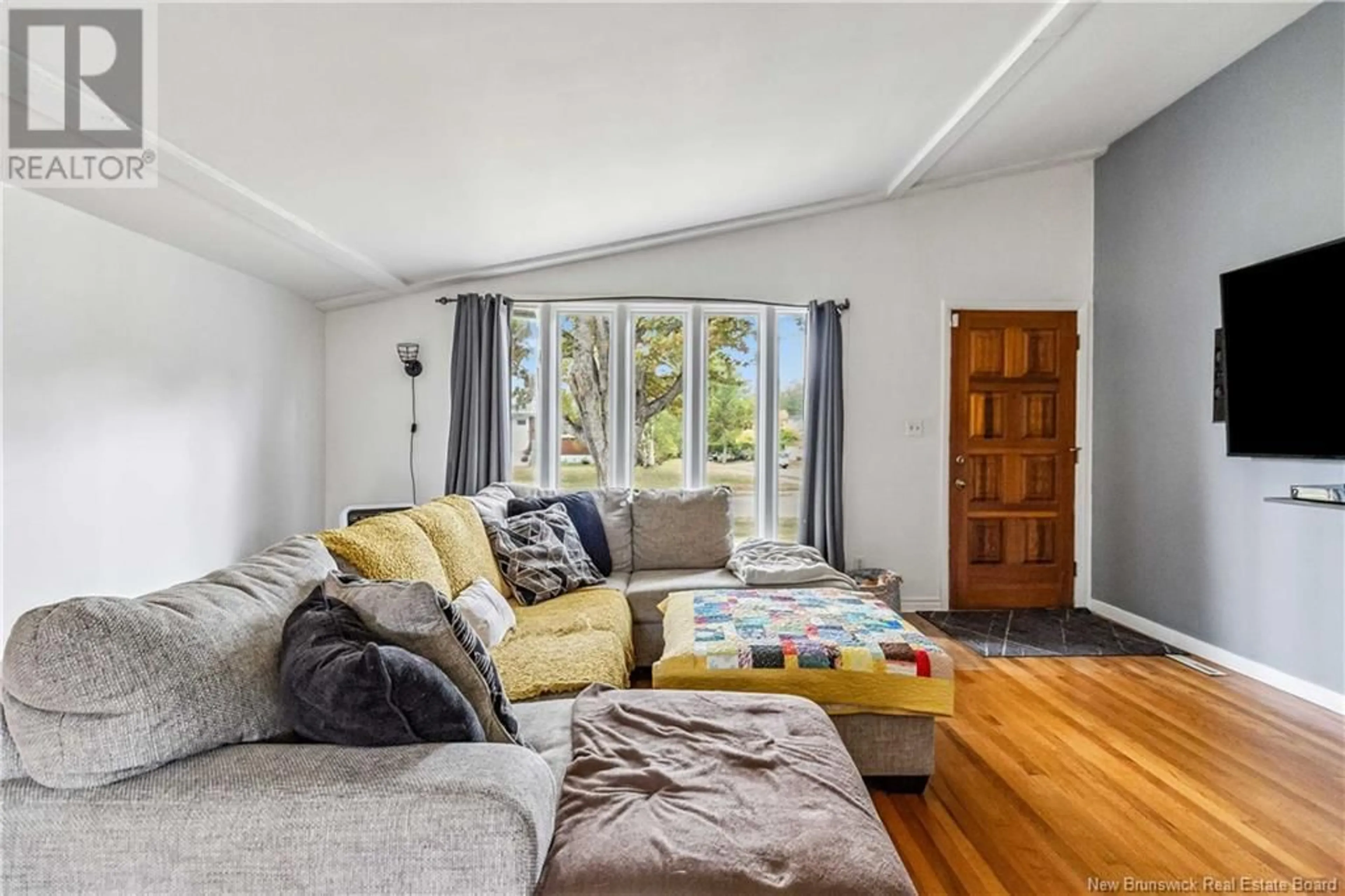 Living room, wood floors for 209 Bessborough Avenue, Moncton New Brunswick E1E1R3