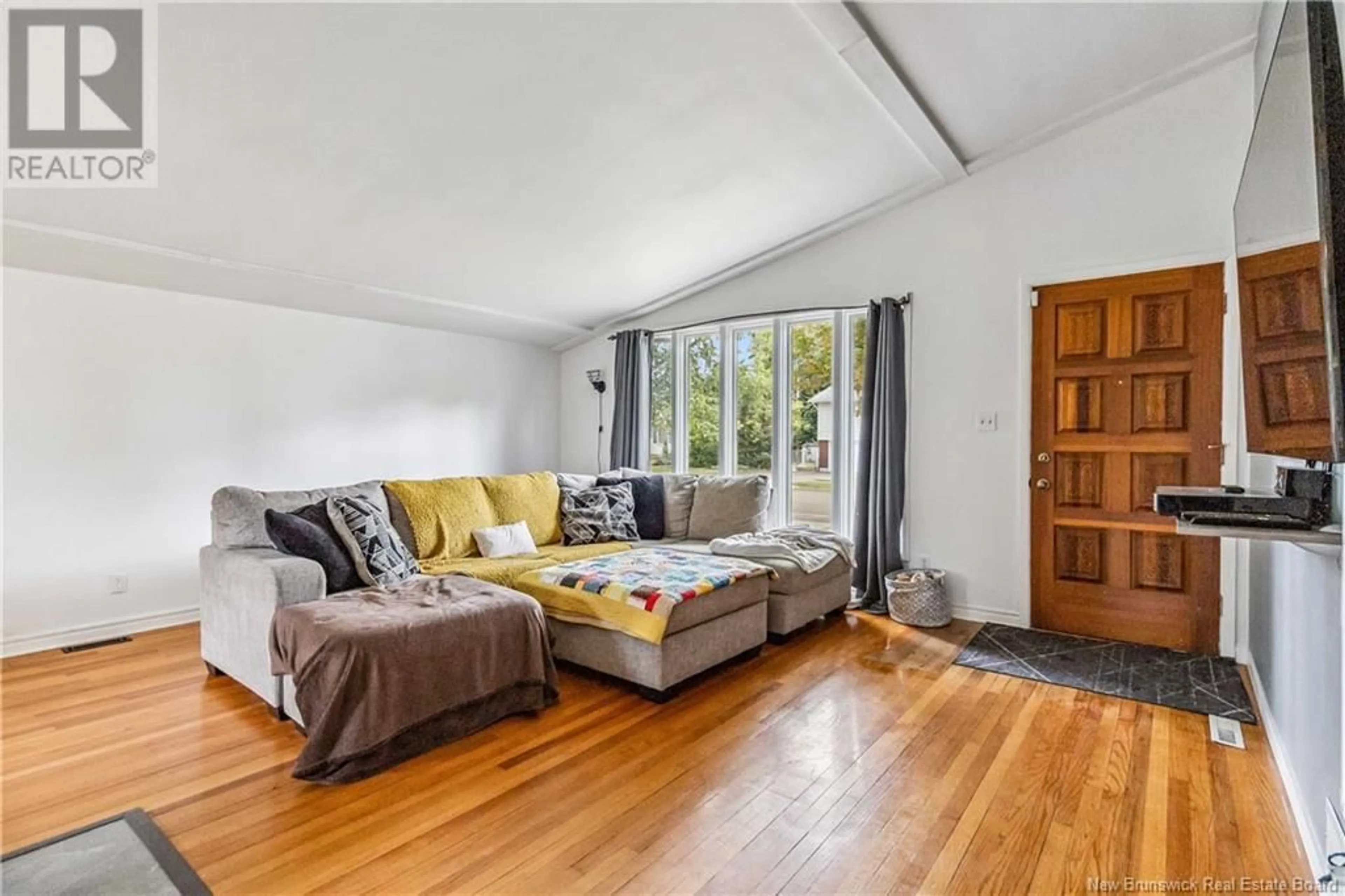 Living room, wood floors for 209 Bessborough Avenue, Moncton New Brunswick E1E1R3