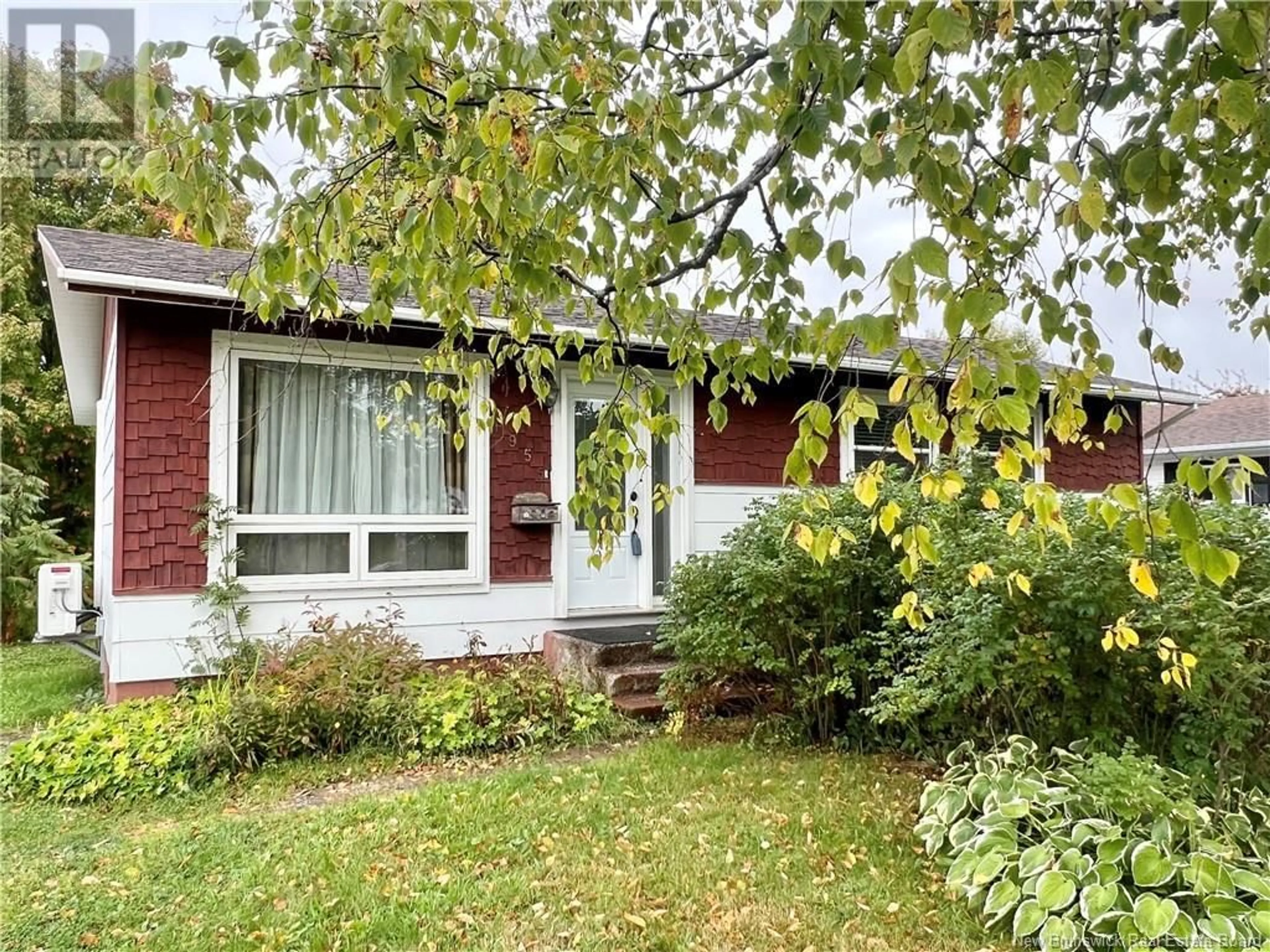 Frontside or backside of a home, cottage for 1955 Hinton, Bathurst New Brunswick E2A4G3