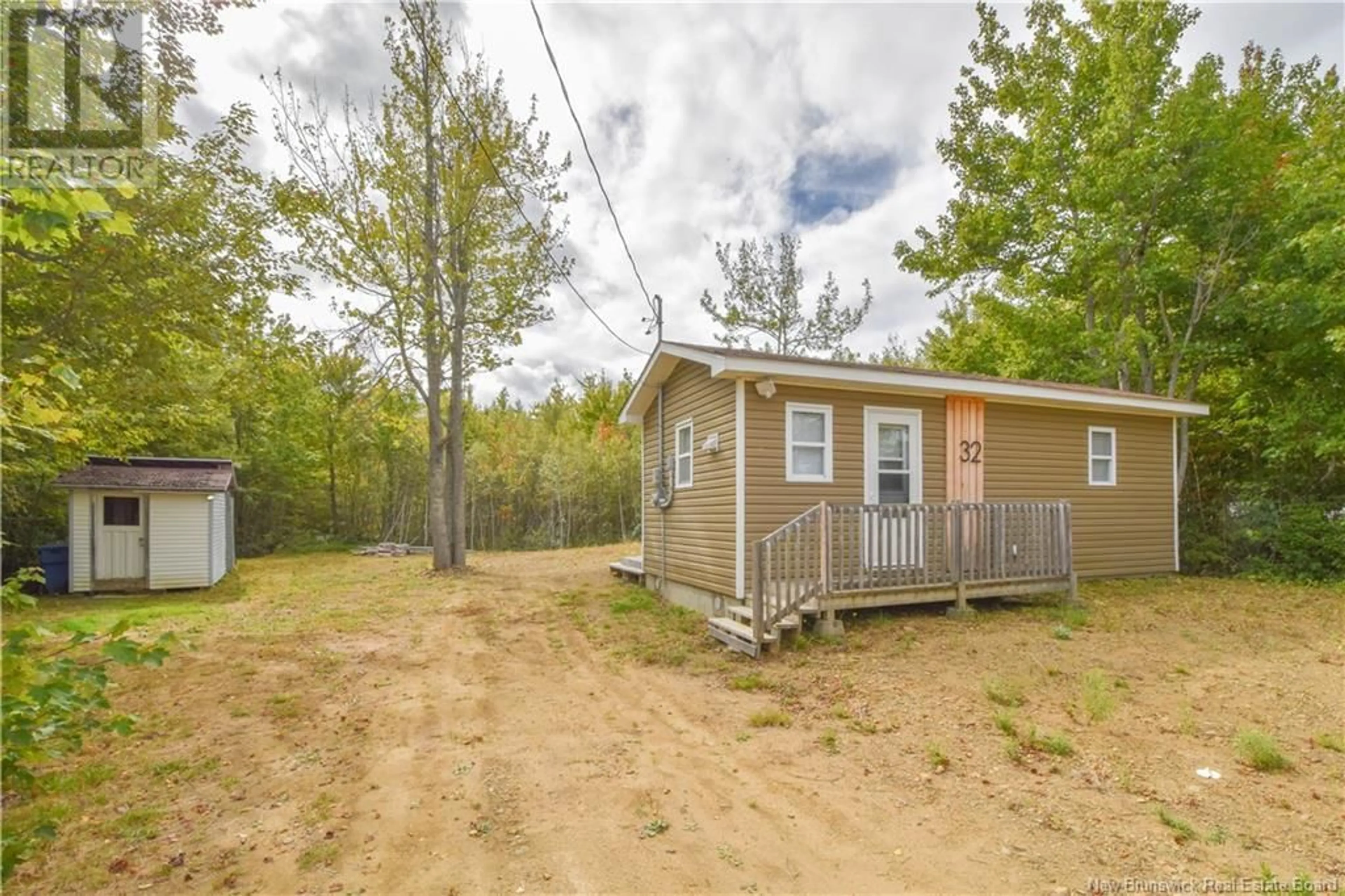 Shed for 32 Saint-Pons Road, Tracadie New Brunswick E1X1X7