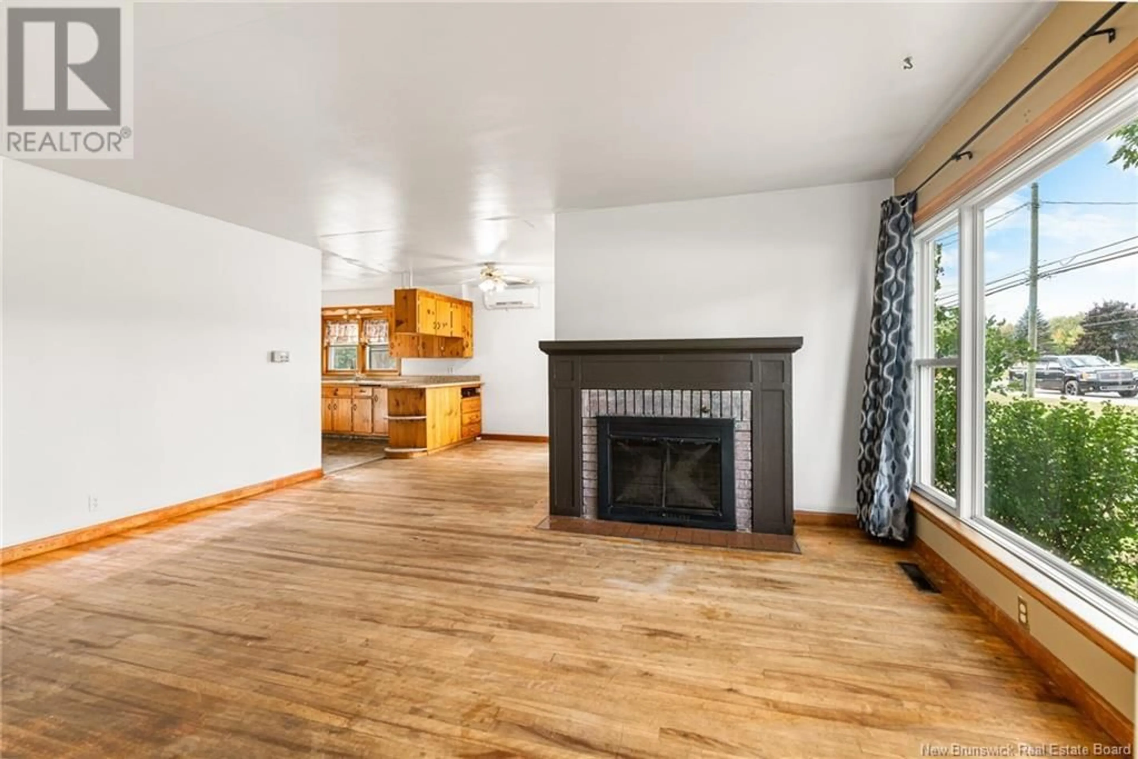 Living room, wood floors for 1128 Salisbury Road, Moncton New Brunswick E1E3V6