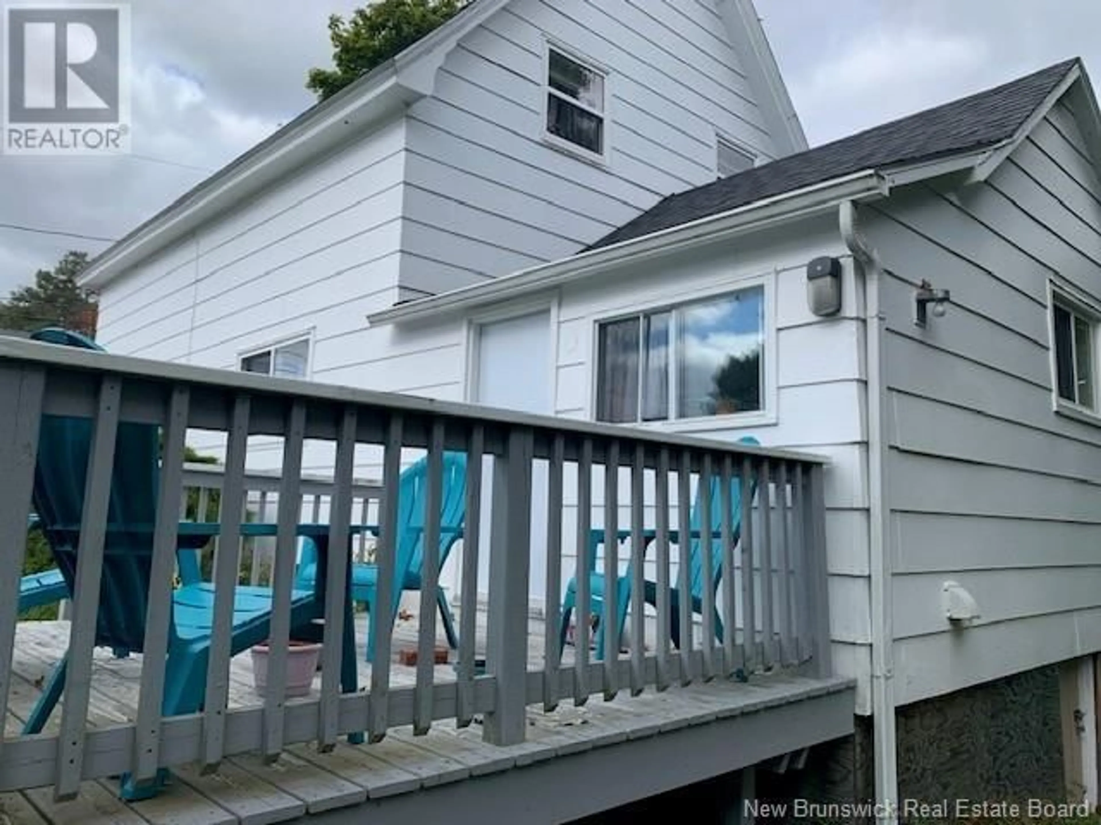 Home with vinyl exterior material, unknown for 11 PRINGLE, Sackville New Brunswick E4L4N2