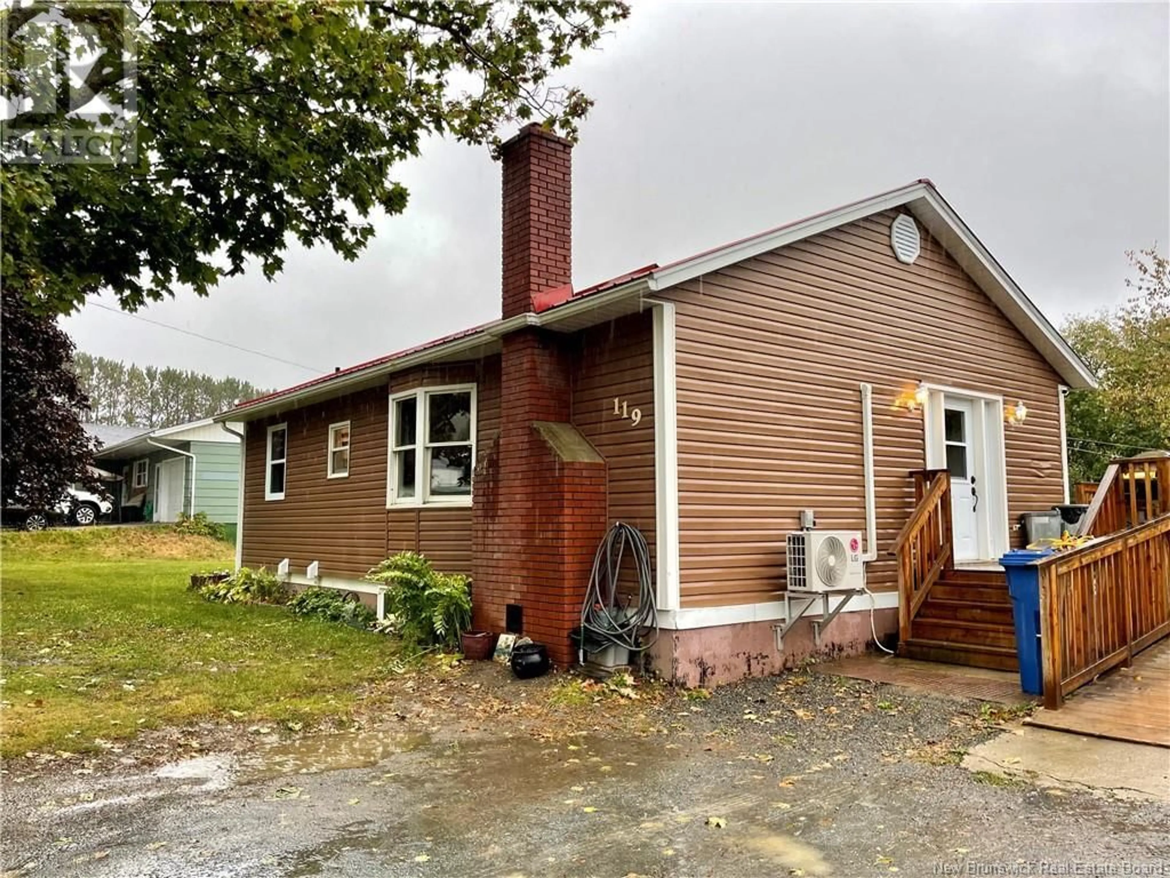 Frontside or backside of a home for 119 Glen Avenue, Woodstock New Brunswick E7M1T5