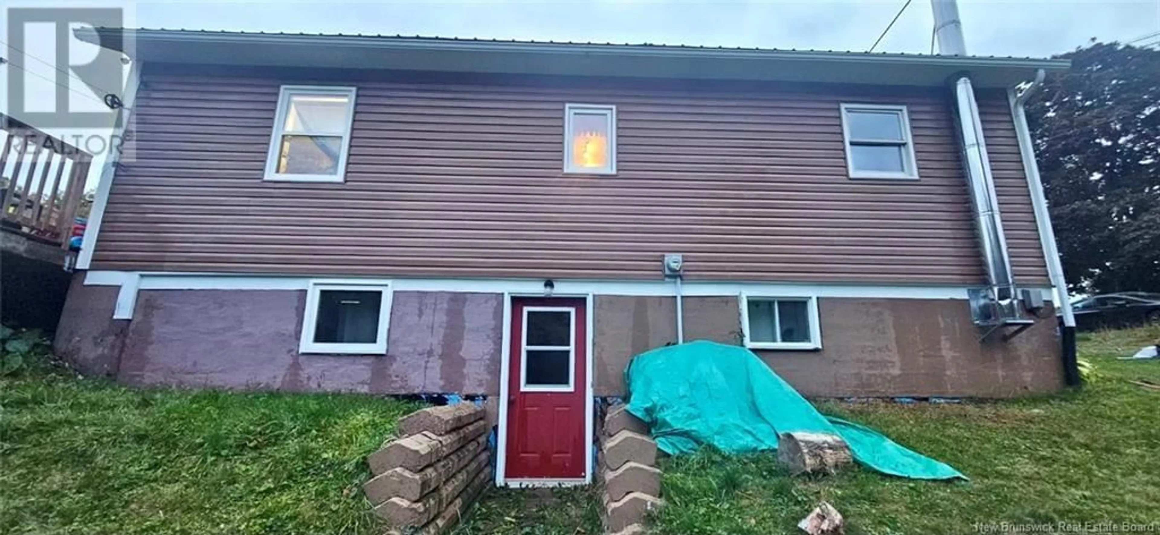 A pic from exterior of the house or condo, the front or back of building for 119 Glen Avenue, Woodstock New Brunswick E7M1T5