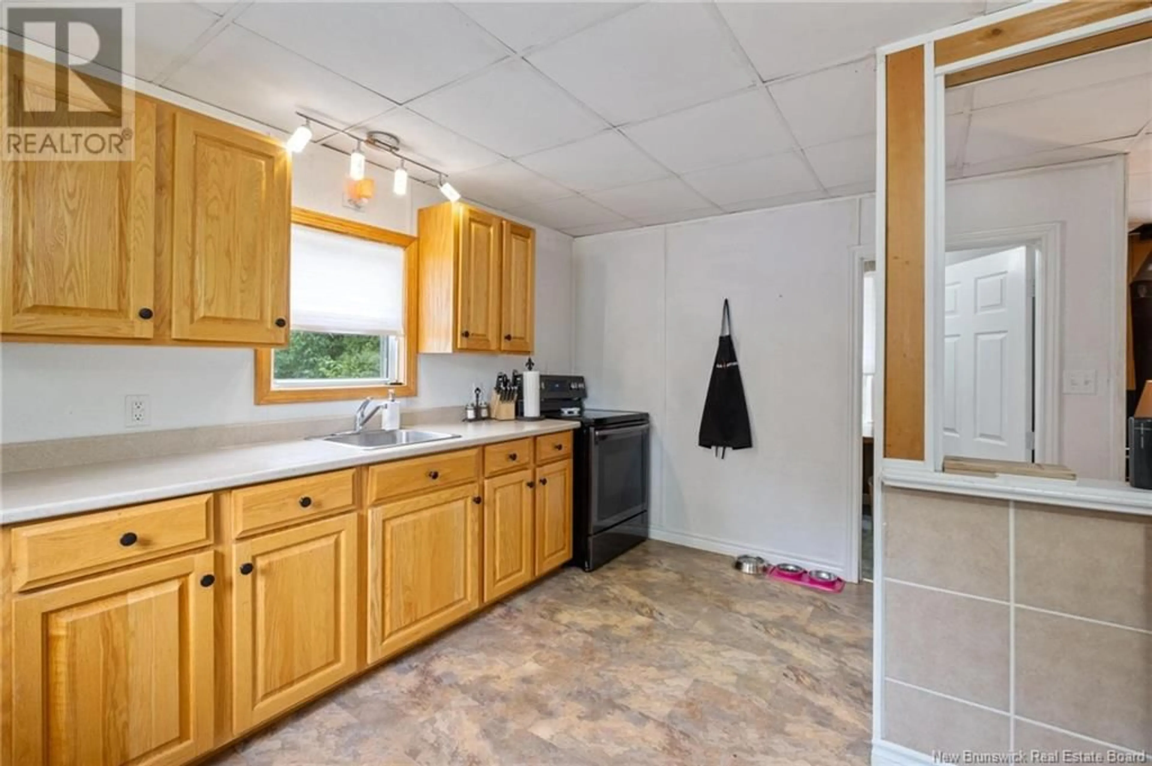 Standard kitchen, wood floors, cottage for 1309 Route 715, Lower Cambridge New Brunswick E4C3R1