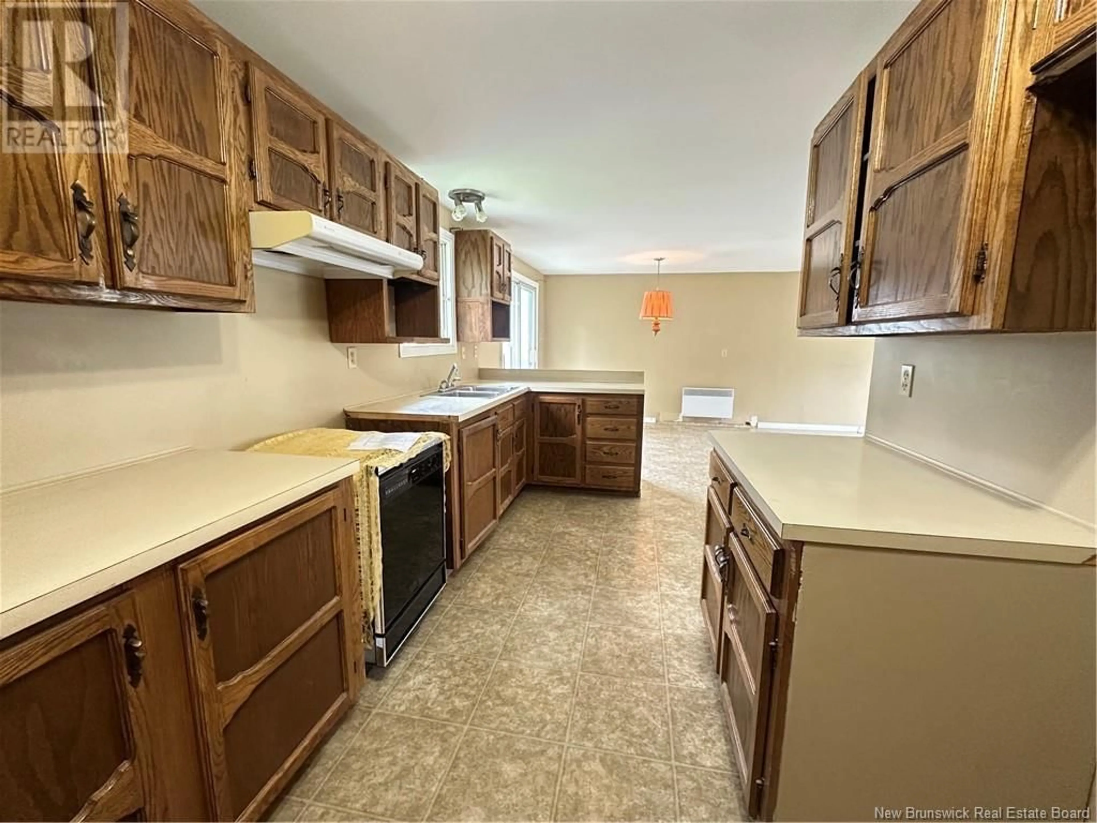 Standard kitchen, wood floors, cottage for 14 St-Onge Street, Saint-Jacques New Brunswick E7B1P4