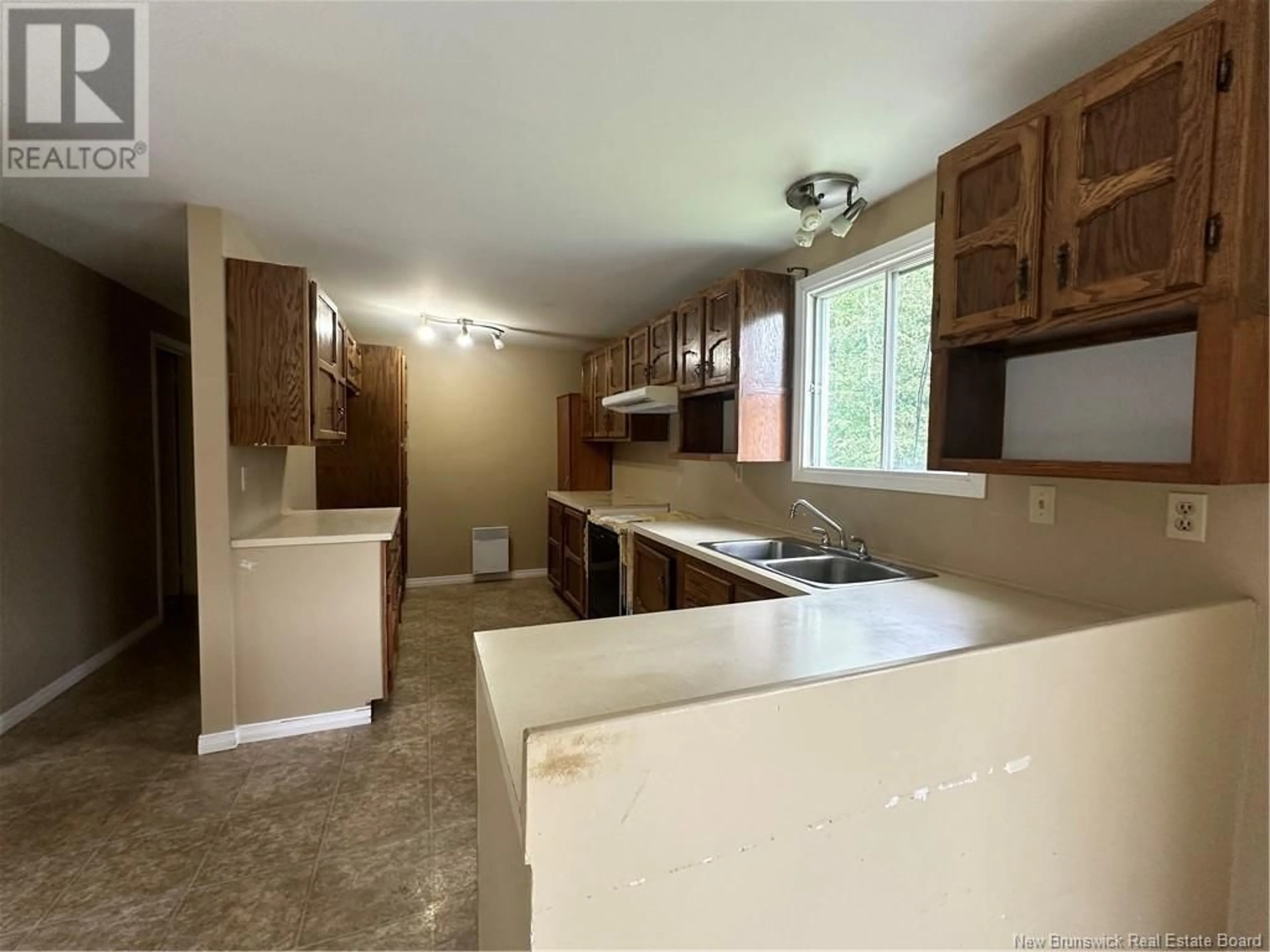 Kitchen, wood floors, cottage for 14 St-Onge Street, Saint-Jacques New Brunswick E7B1P4