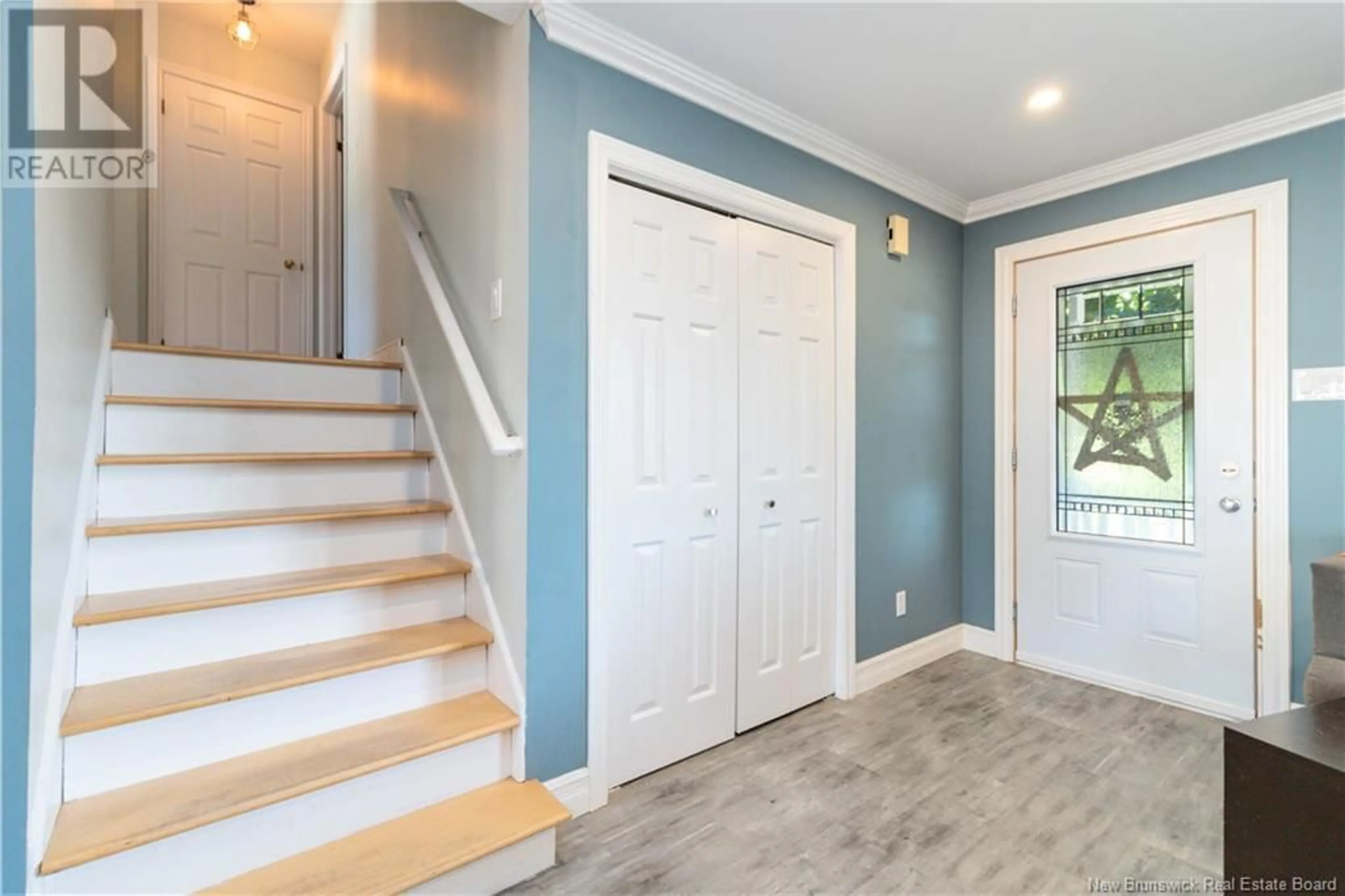 Indoor entryway, wood floors for 5 Briardale Drive, Moncton New Brunswick E1G2B7