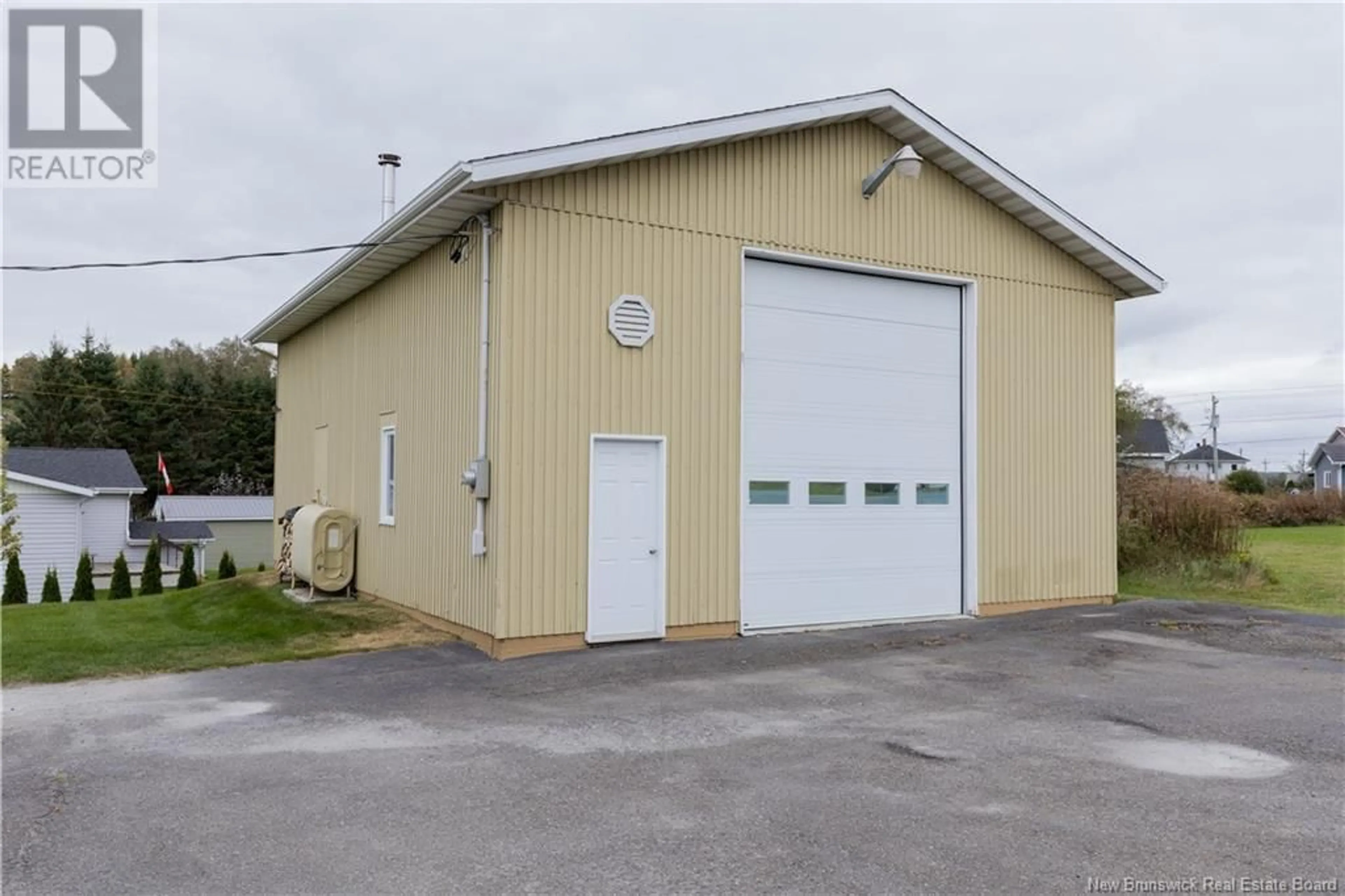 Indoor garage for 476 Tobique Road, Grand-Sault/Grand Falls New Brunswick E3Y1B1