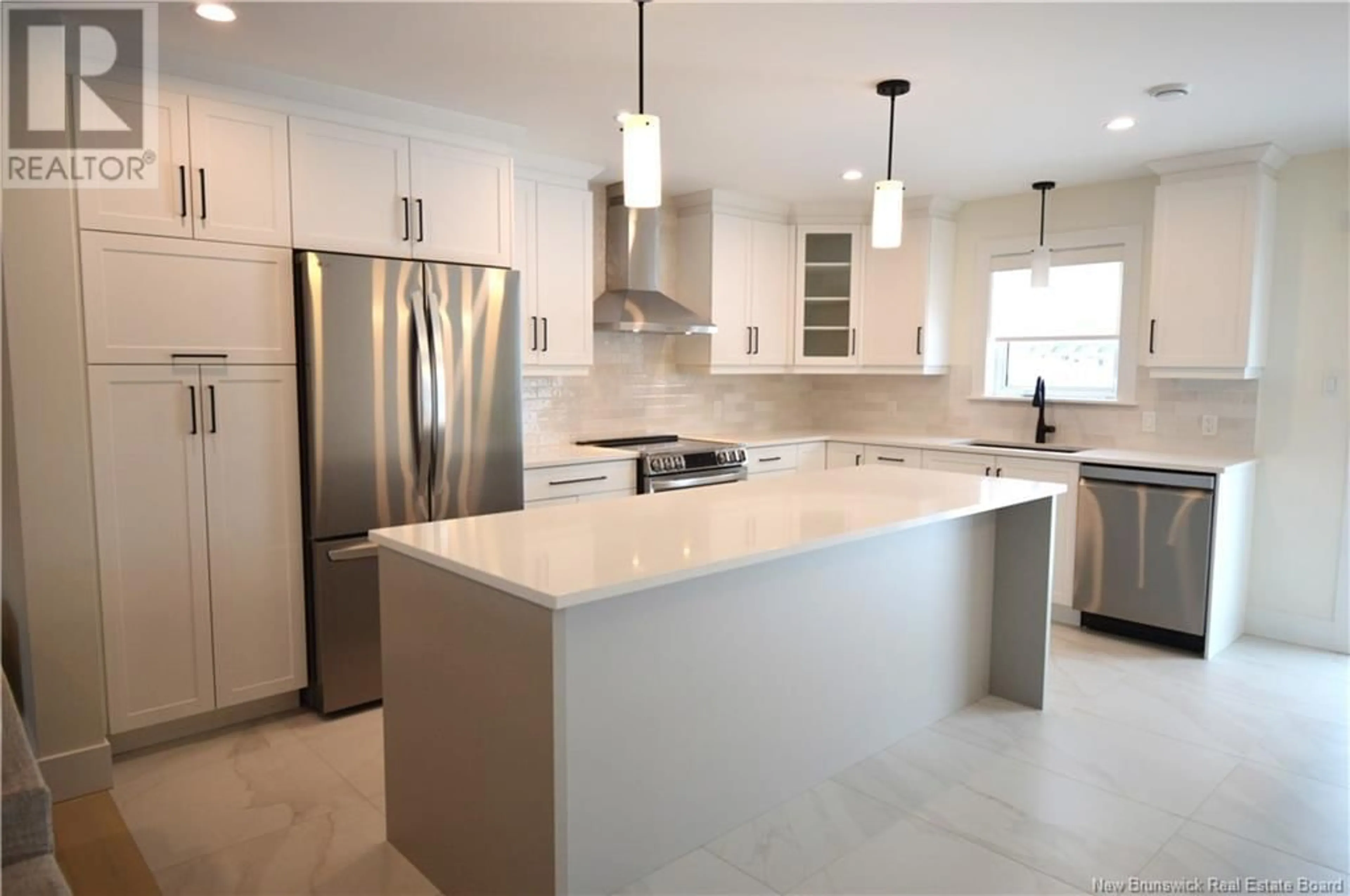 Open concept kitchen, ceramic/tile floor for 58 ROBERT, Shediac New Brunswick E4P0R2