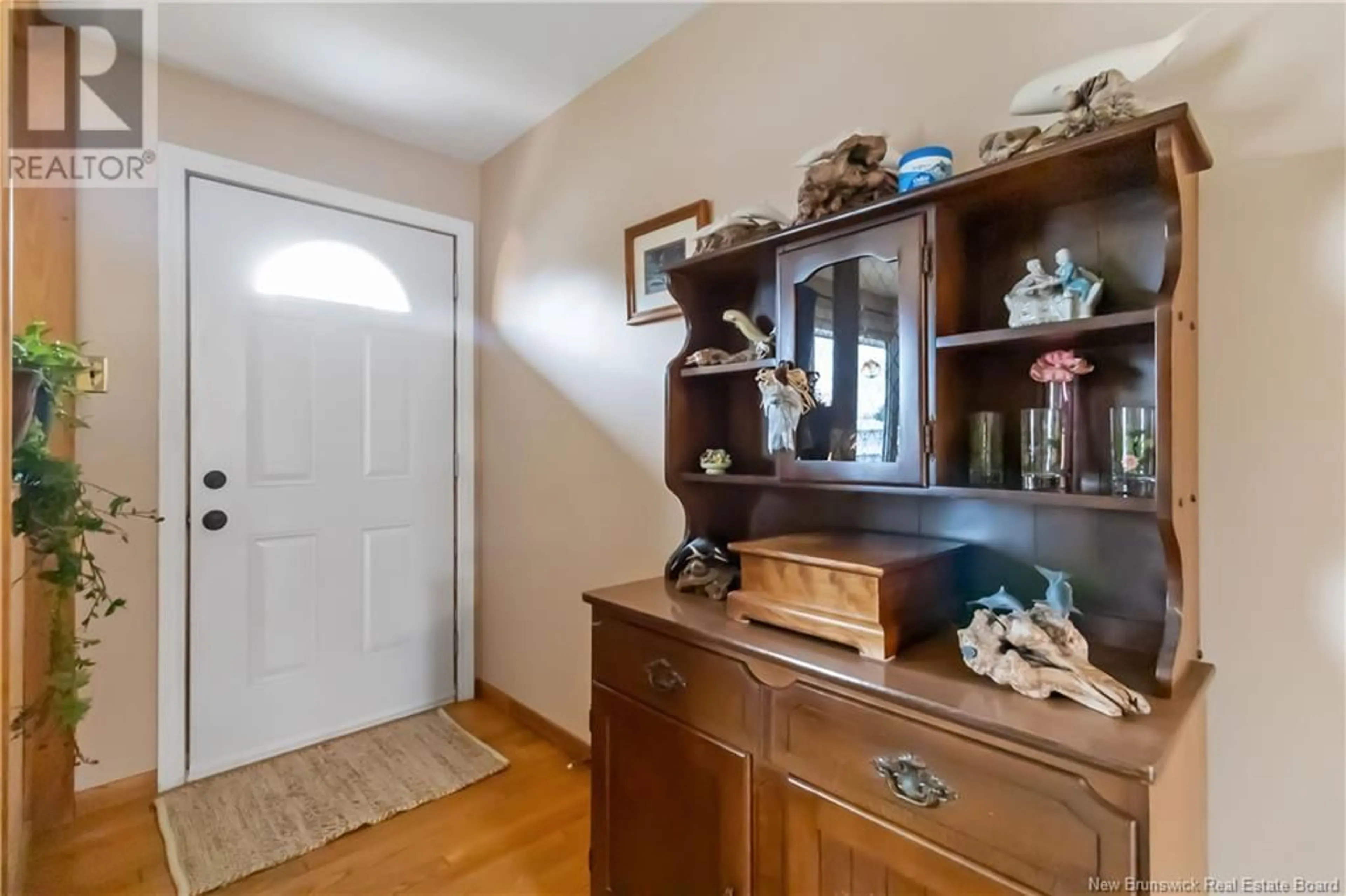 Indoor entryway, wood floors for 73 Laurelle Avenue, Moncton New Brunswick E1G1G2