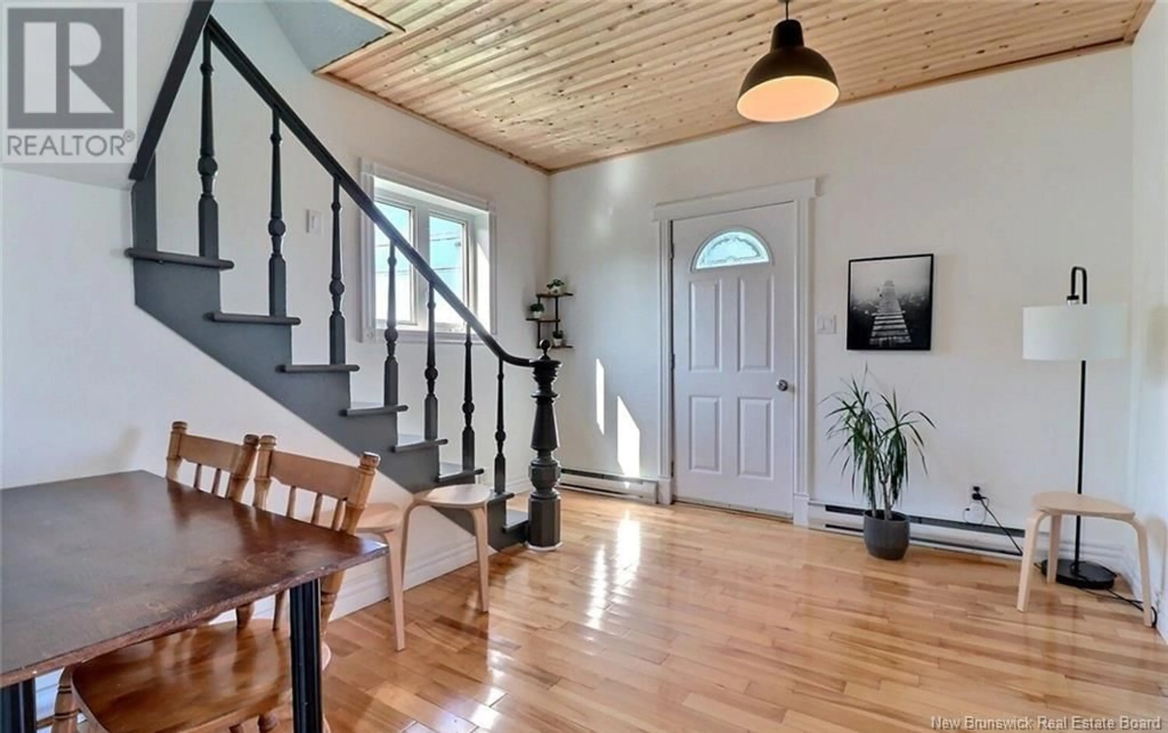 Indoor entryway, wood floors for 34 Riverside Drive, Shediac New Brunswick E4P2P2