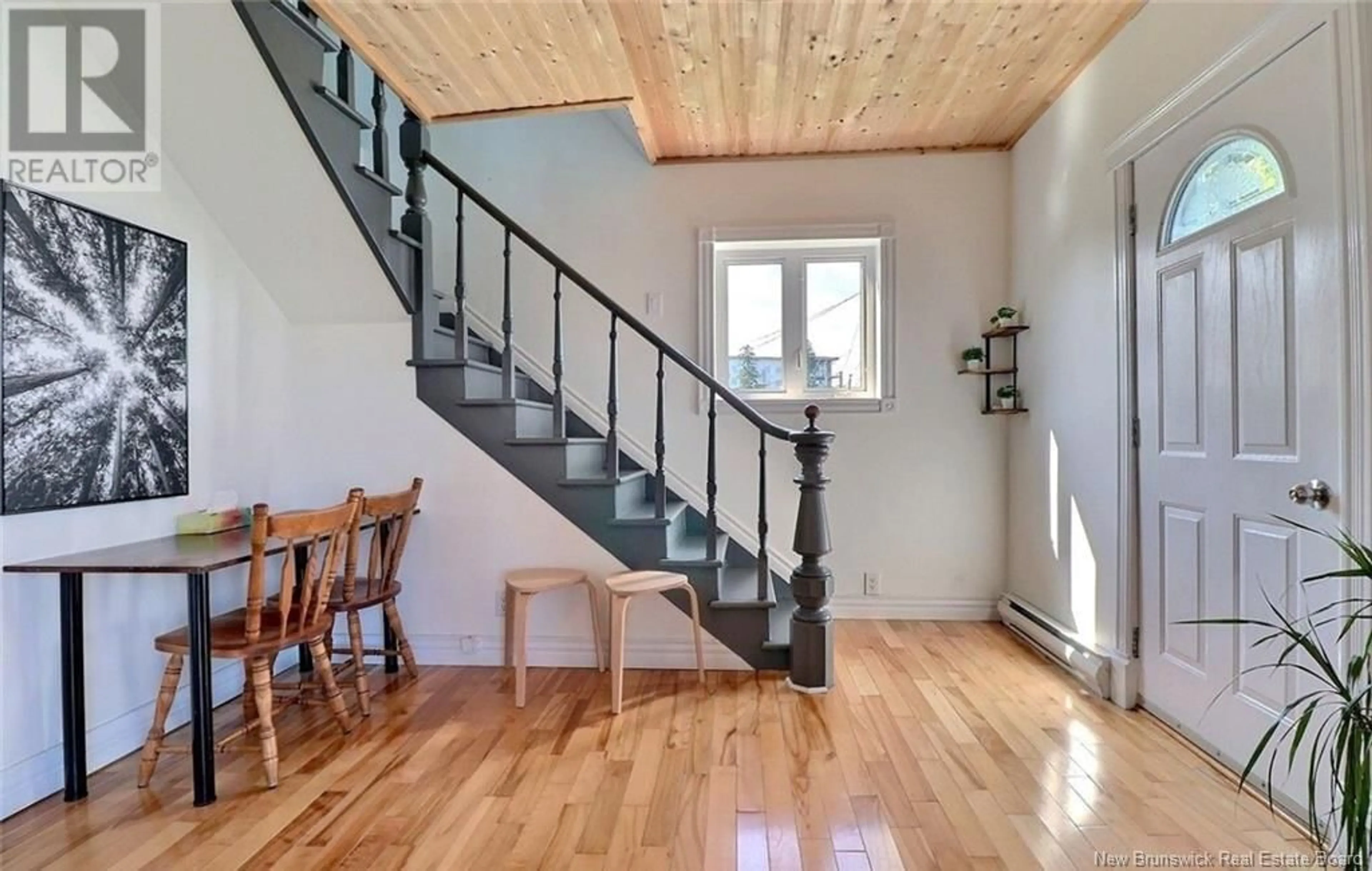 Indoor entryway, wood floors for 34 Riverside Drive, Shediac New Brunswick E4P2P2