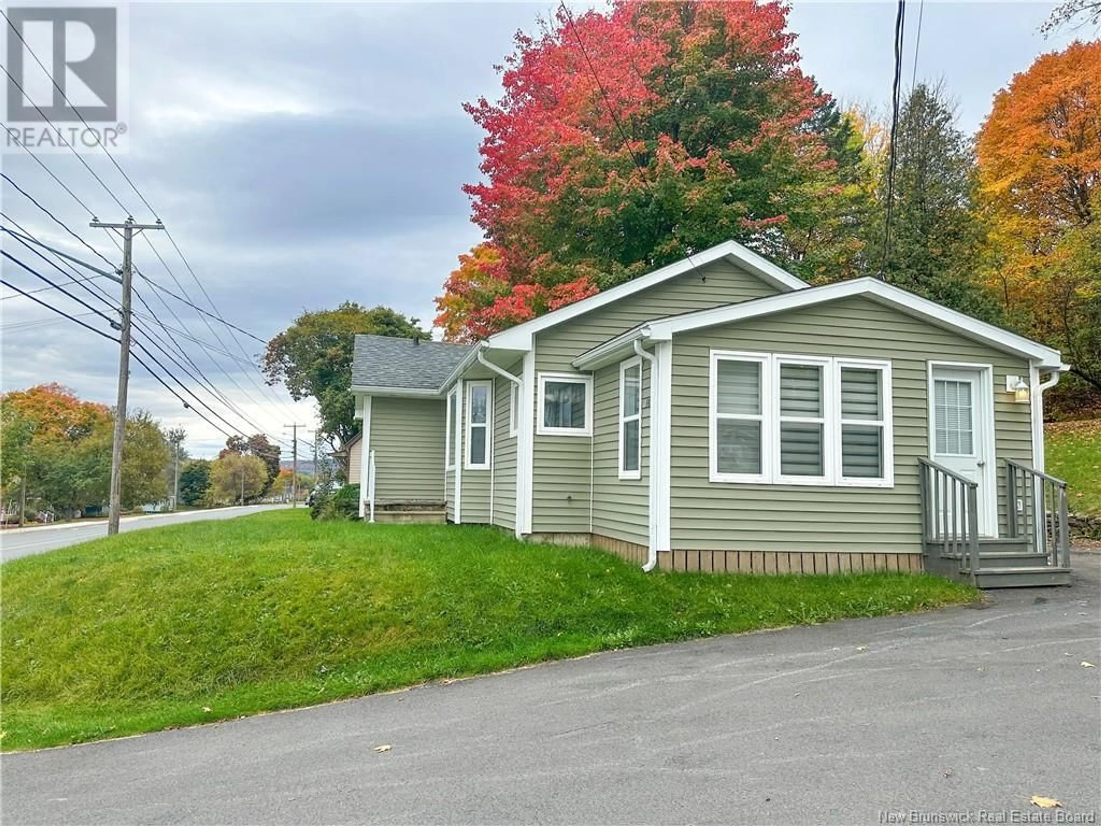 A pic from exterior of the house or condo, cottage for 185 Houlton Street, Woodstock New Brunswick E7M1Y7