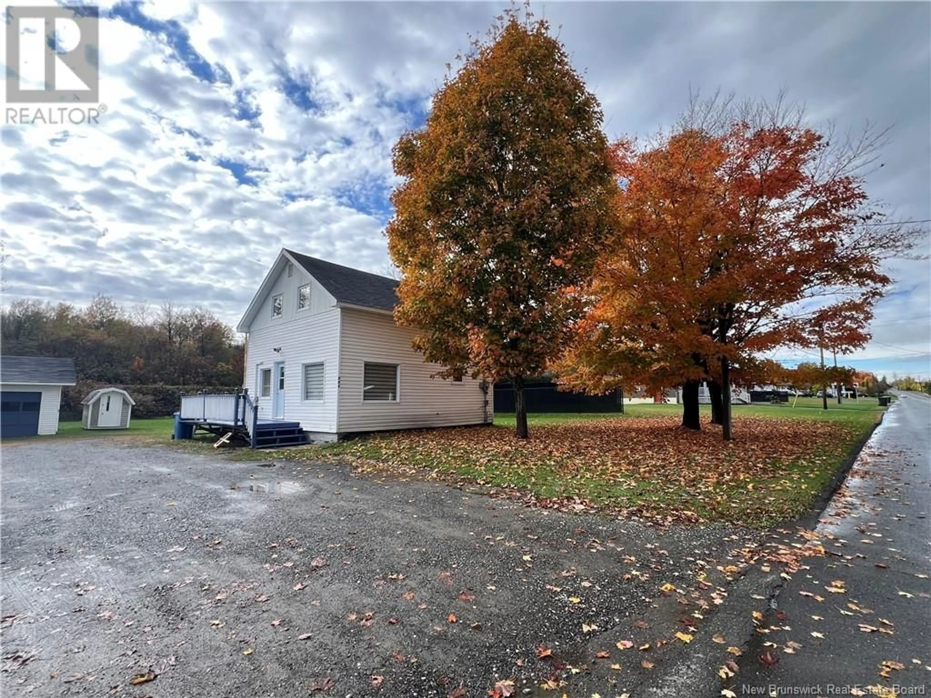 A pic from exterior of the house or condo, cottage for 481 Main Street, Grand-Sault/Grand Falls New Brunswick E3Z2W4