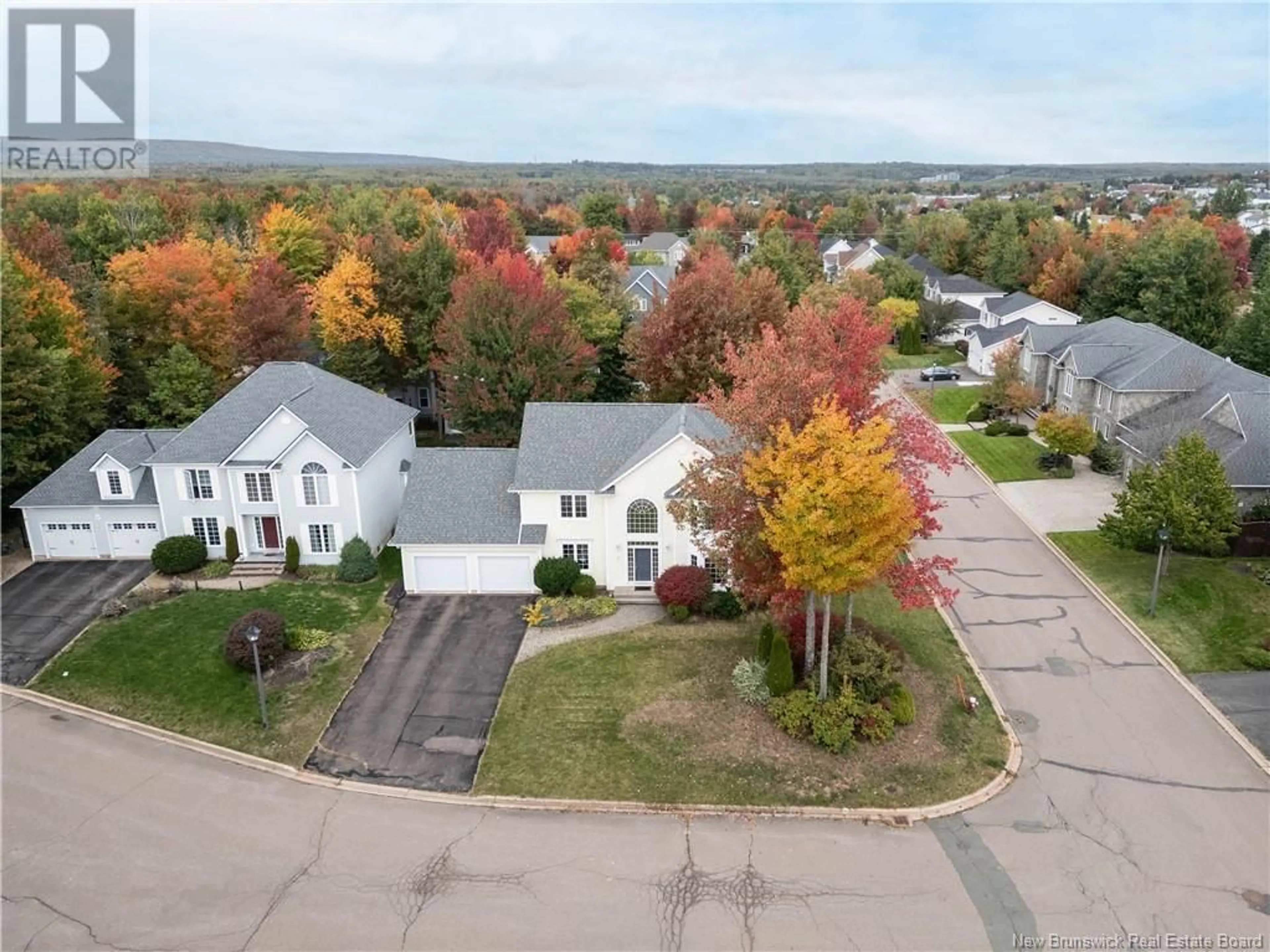 A pic from exterior of the house or condo, the street view for 5 Willowdale Court, Moncton New Brunswick E1G3V9