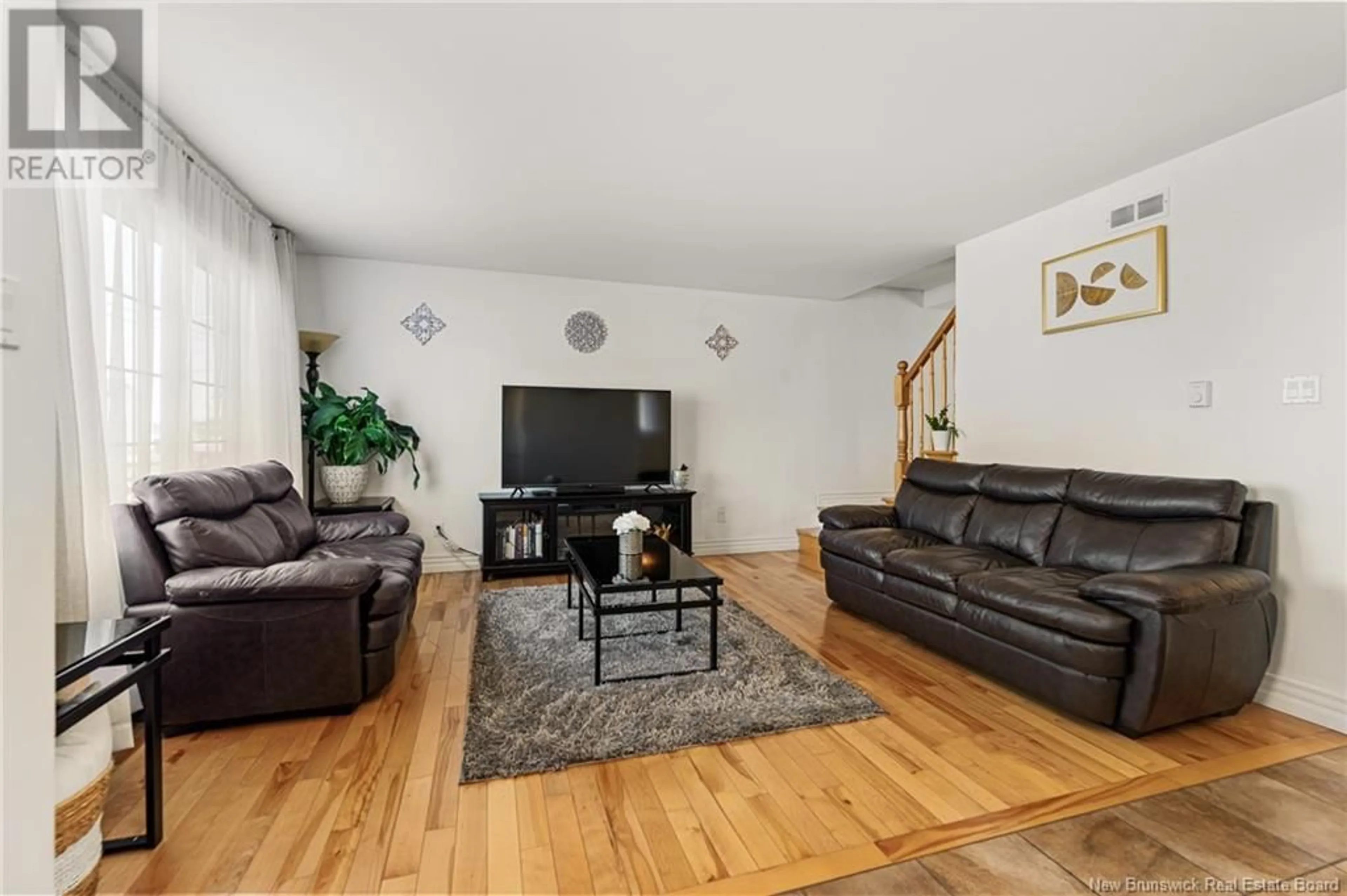 Living room, wood floors for 60 Rainford Court, Moncton New Brunswick E1G0T4