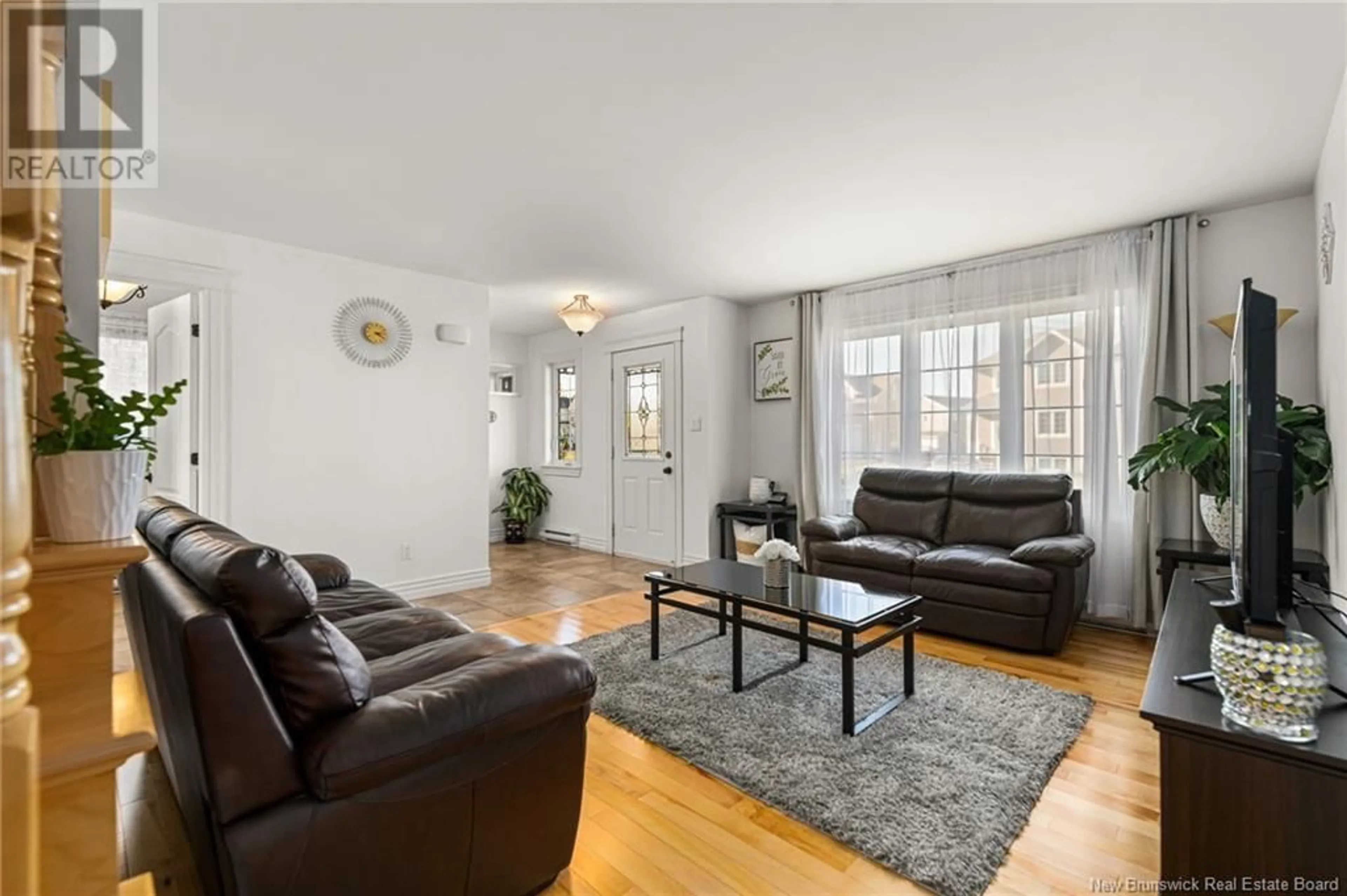 Living room, wood floors for 60 Rainford Court, Moncton New Brunswick E1G0T4