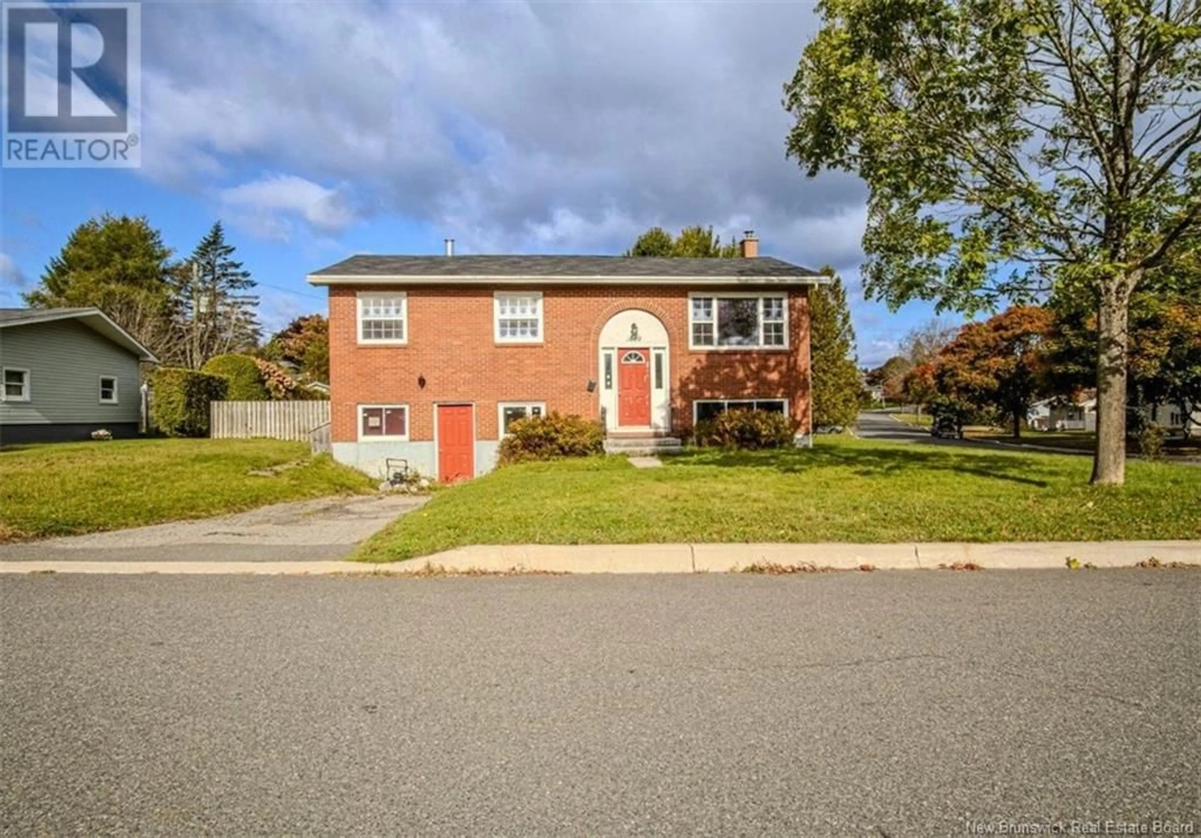 Frontside or backside of a home, the street view for 1019 Mollins Drive, Saint John New Brunswick E2M4M1