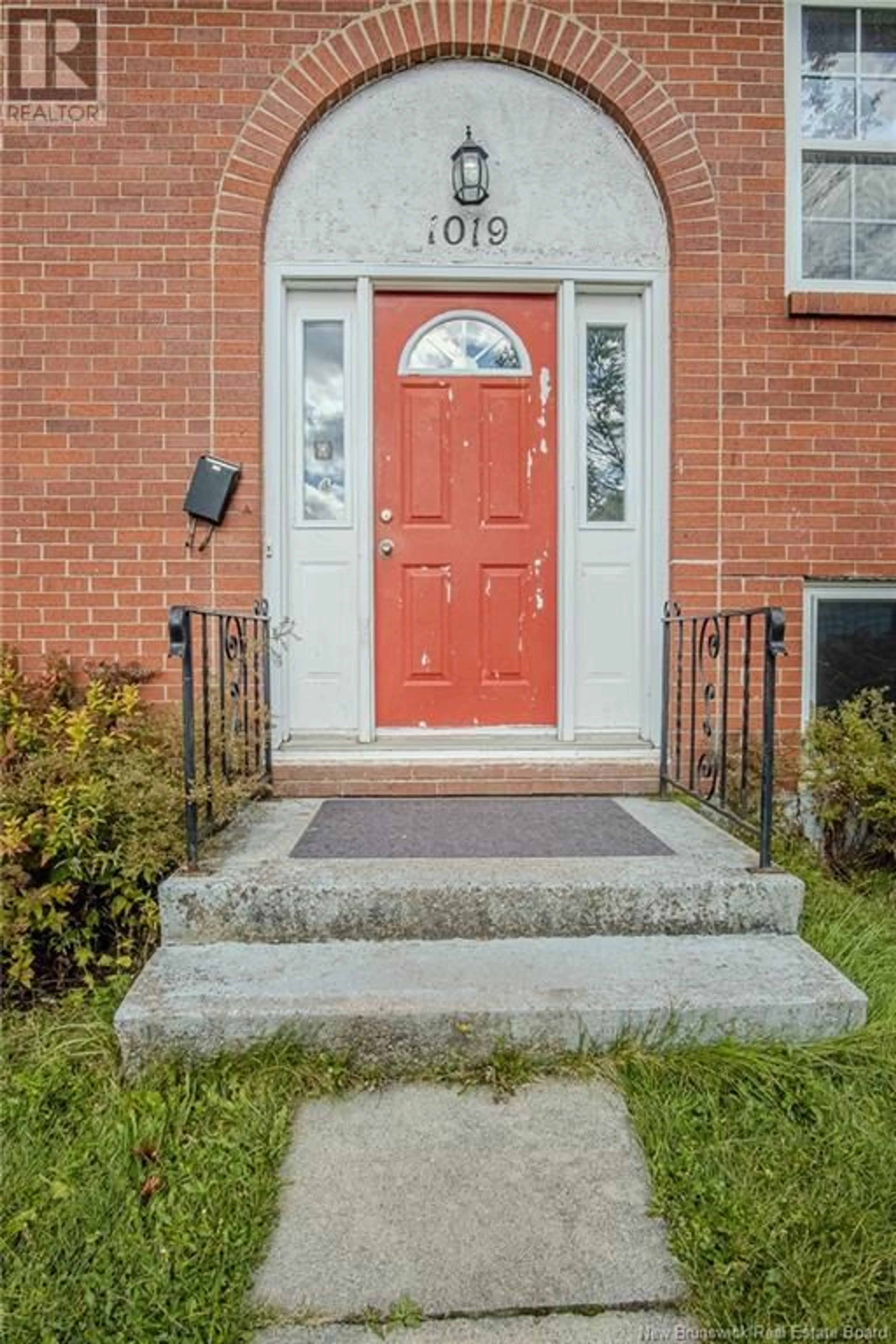 Indoor entryway for 1019 Mollins Drive, Saint John New Brunswick E2M4M1