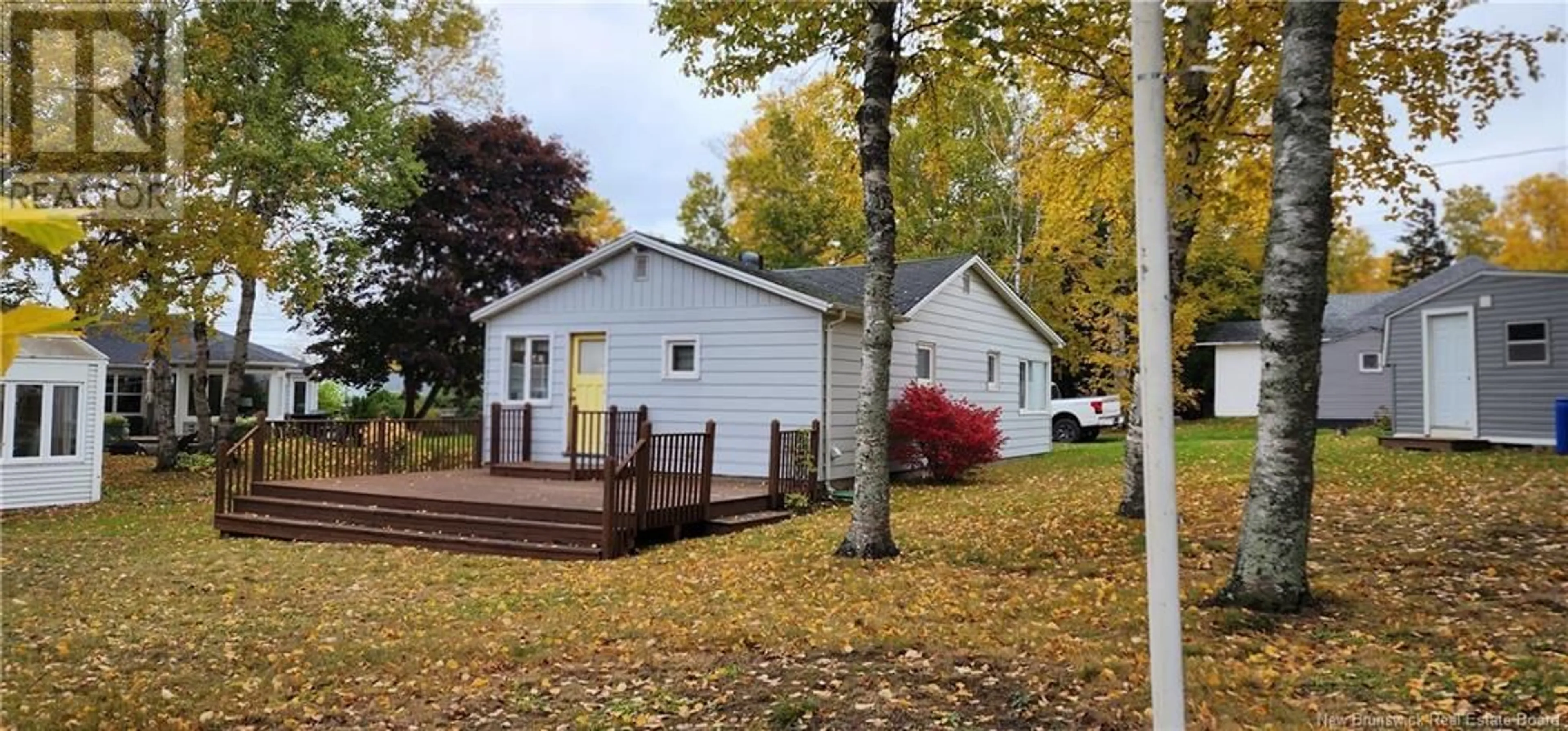 A pic from exterior of the house or condo, cottage for 11 Oak, Pointe-Du-Chêne New Brunswick E4P5J2