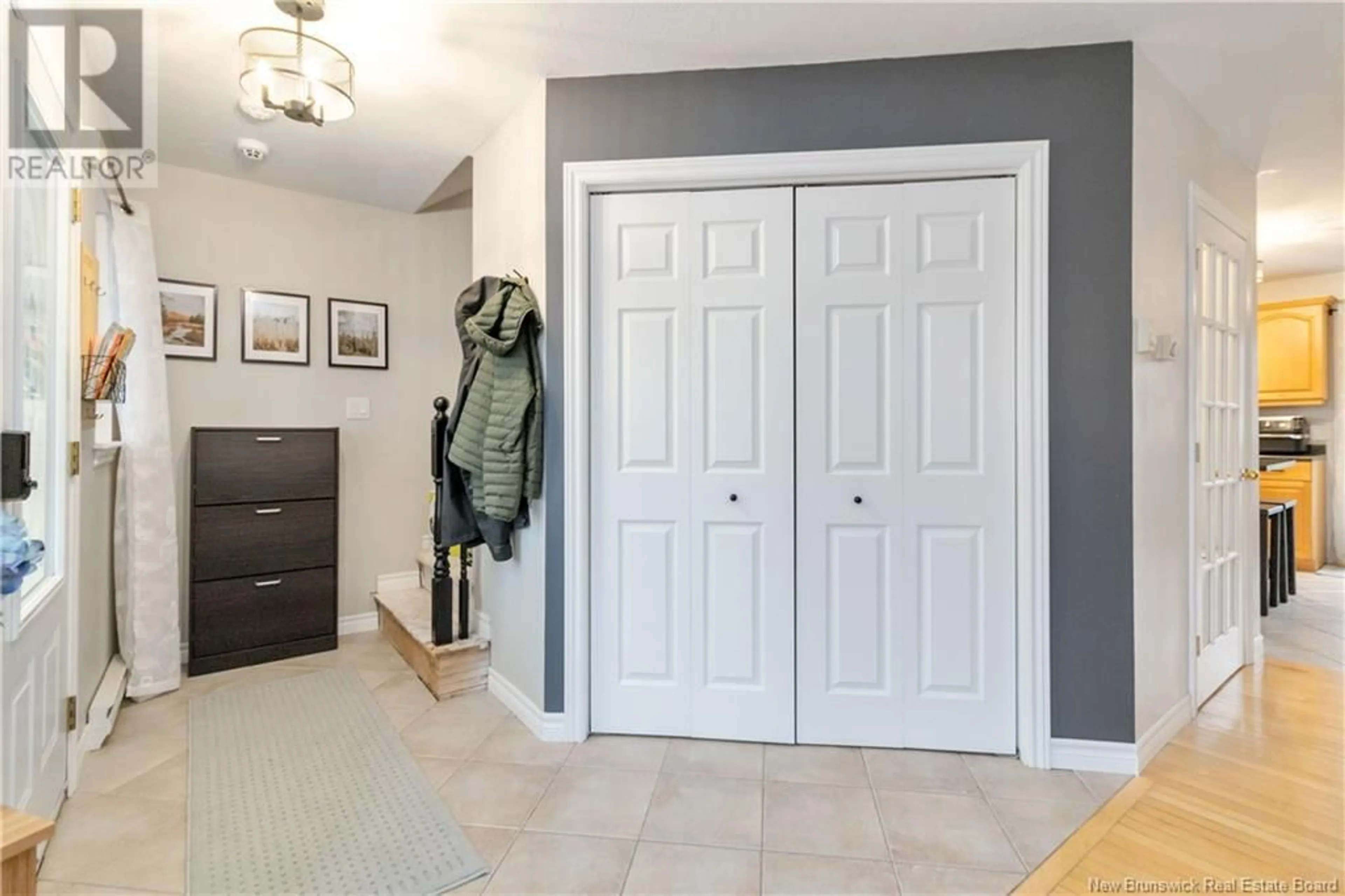 Indoor entryway, wood floors for 376 Evergreen Drive, Moncton New Brunswick E1G5E6