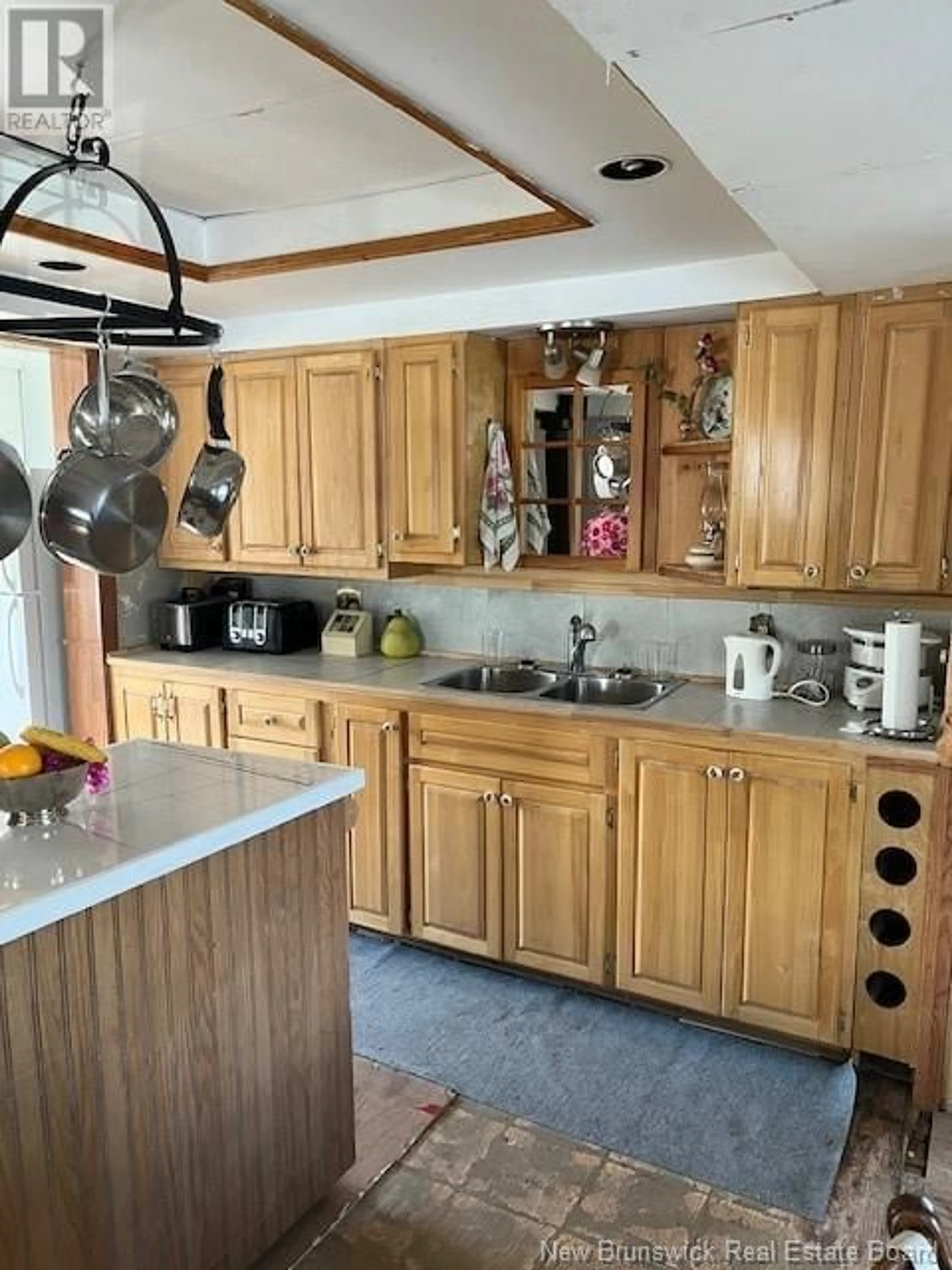 Kitchen, wood floors, cottage for 501 Queen Street, Dalhousie New Brunswick E8C2G7