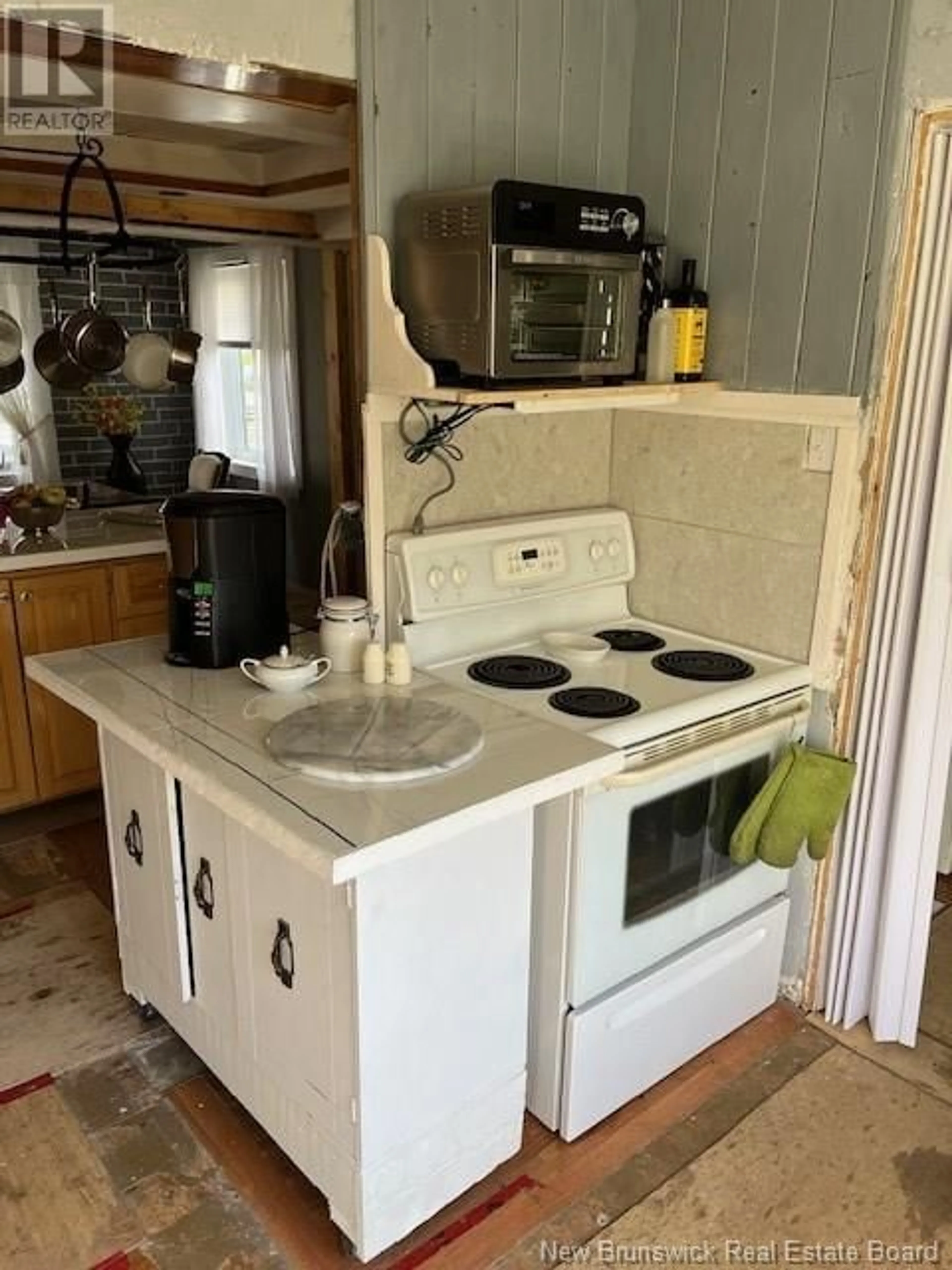 Standard kitchen, cottage for 501 Queen Street, Dalhousie New Brunswick E8C2G7