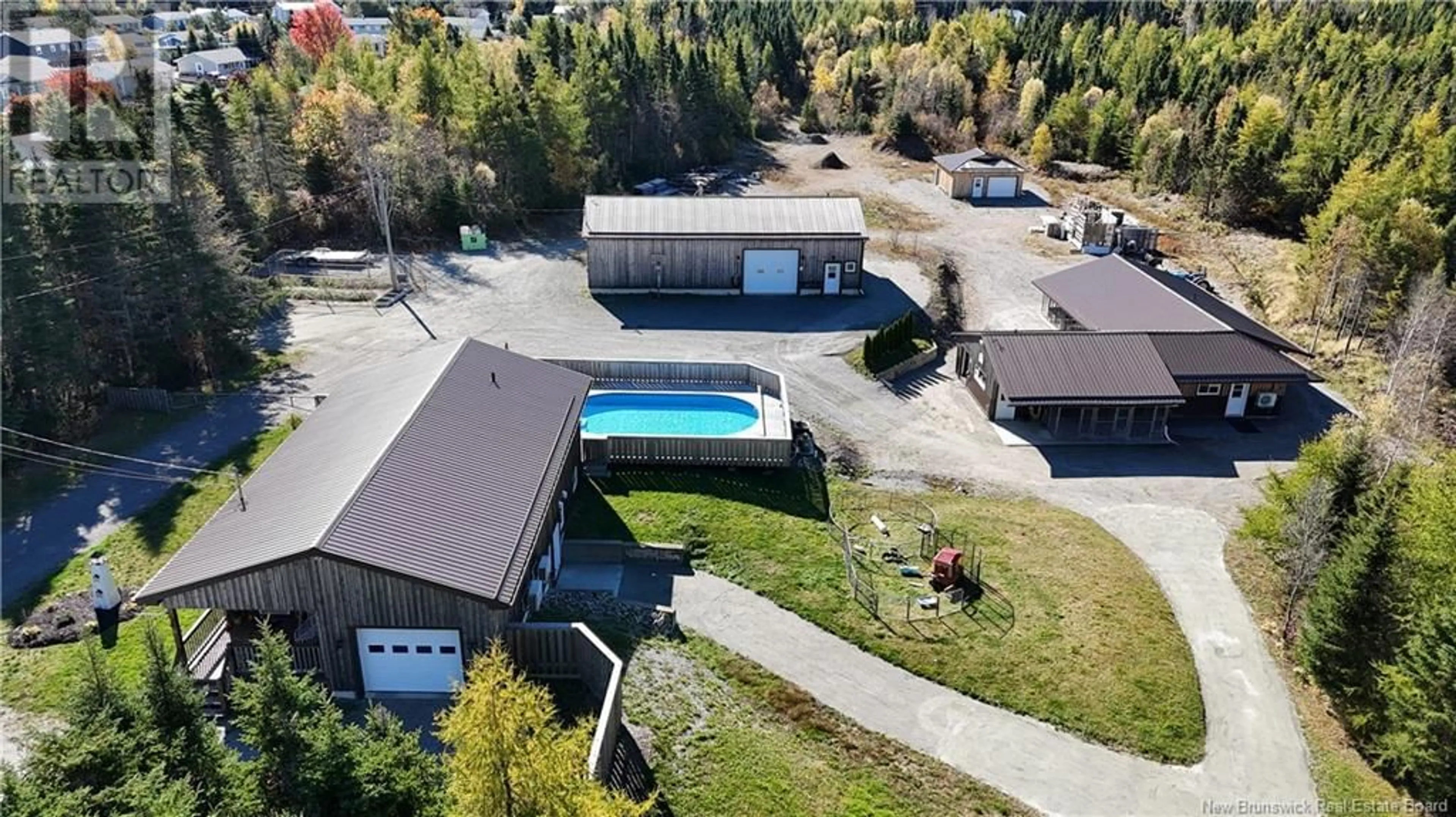 Indoor or outdoor pool for 6 Ben Lomond Drive, Willow Grove New Brunswick E2S1E8