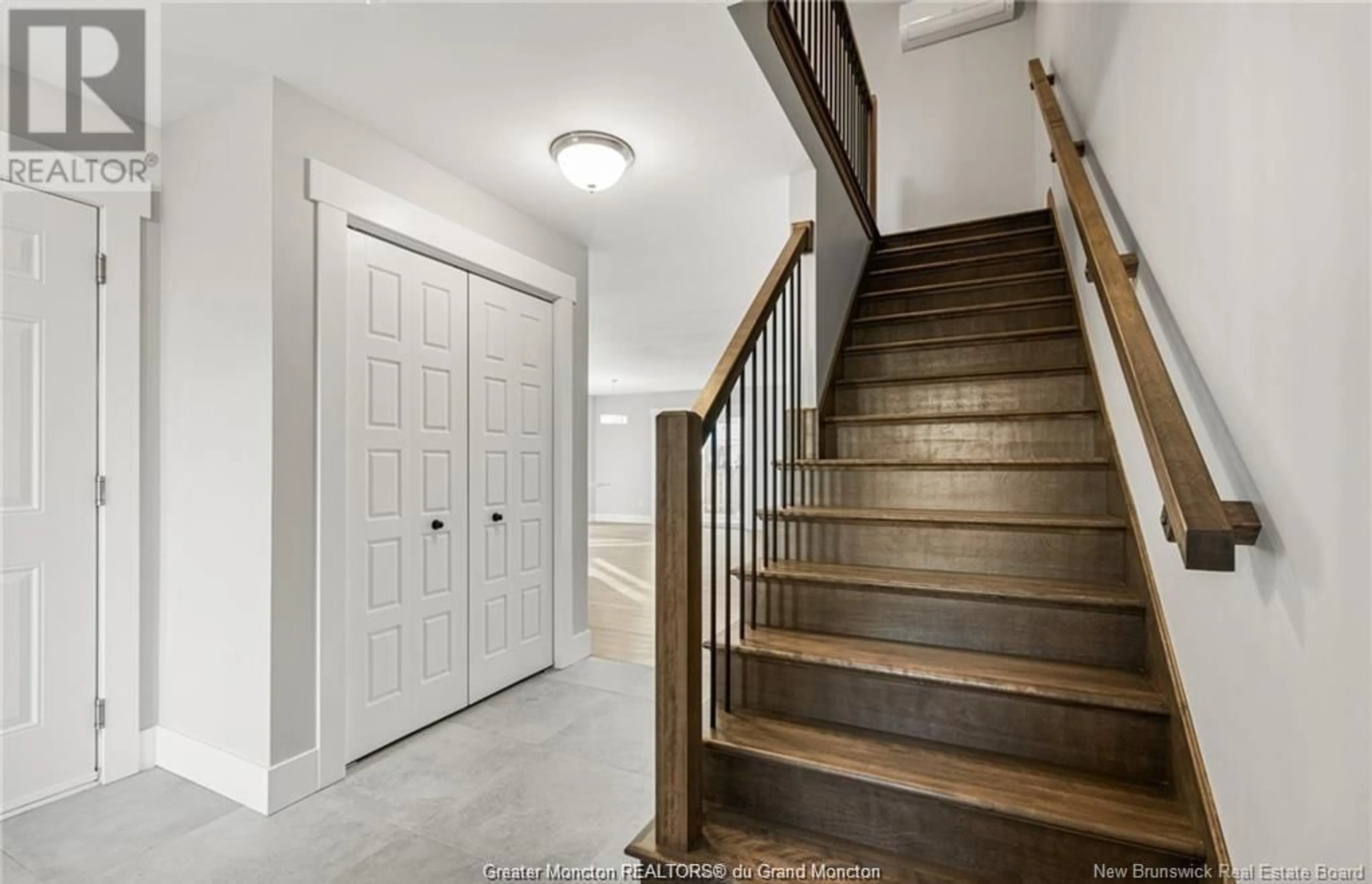 Indoor entryway, wood floors for 50 Rochefort, Dieppe New Brunswick E1A6S4