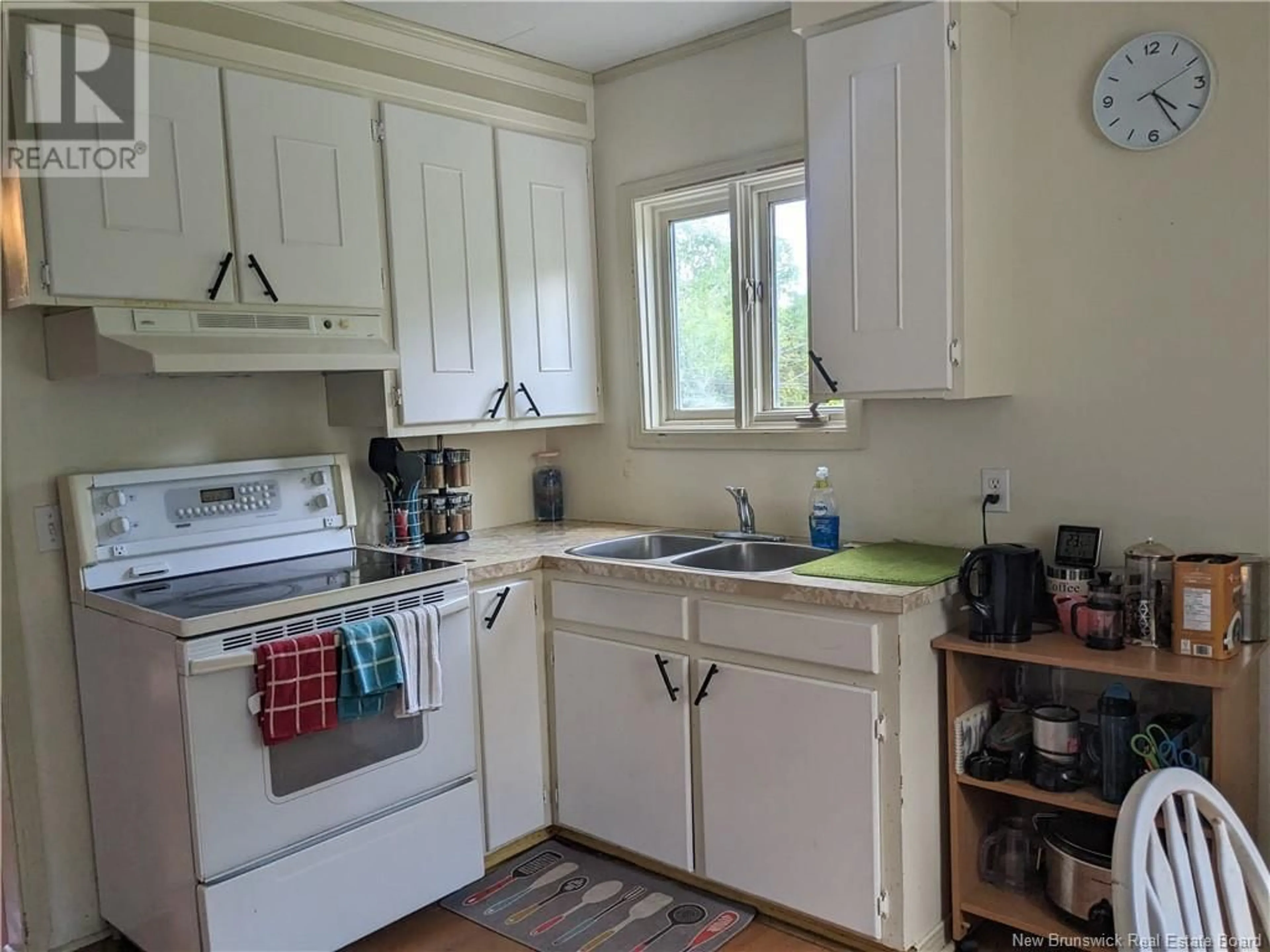 Kitchen, wood floors, cottage for 461 Mowatt Drive, Saint Andrews New Brunswick E5B2P1