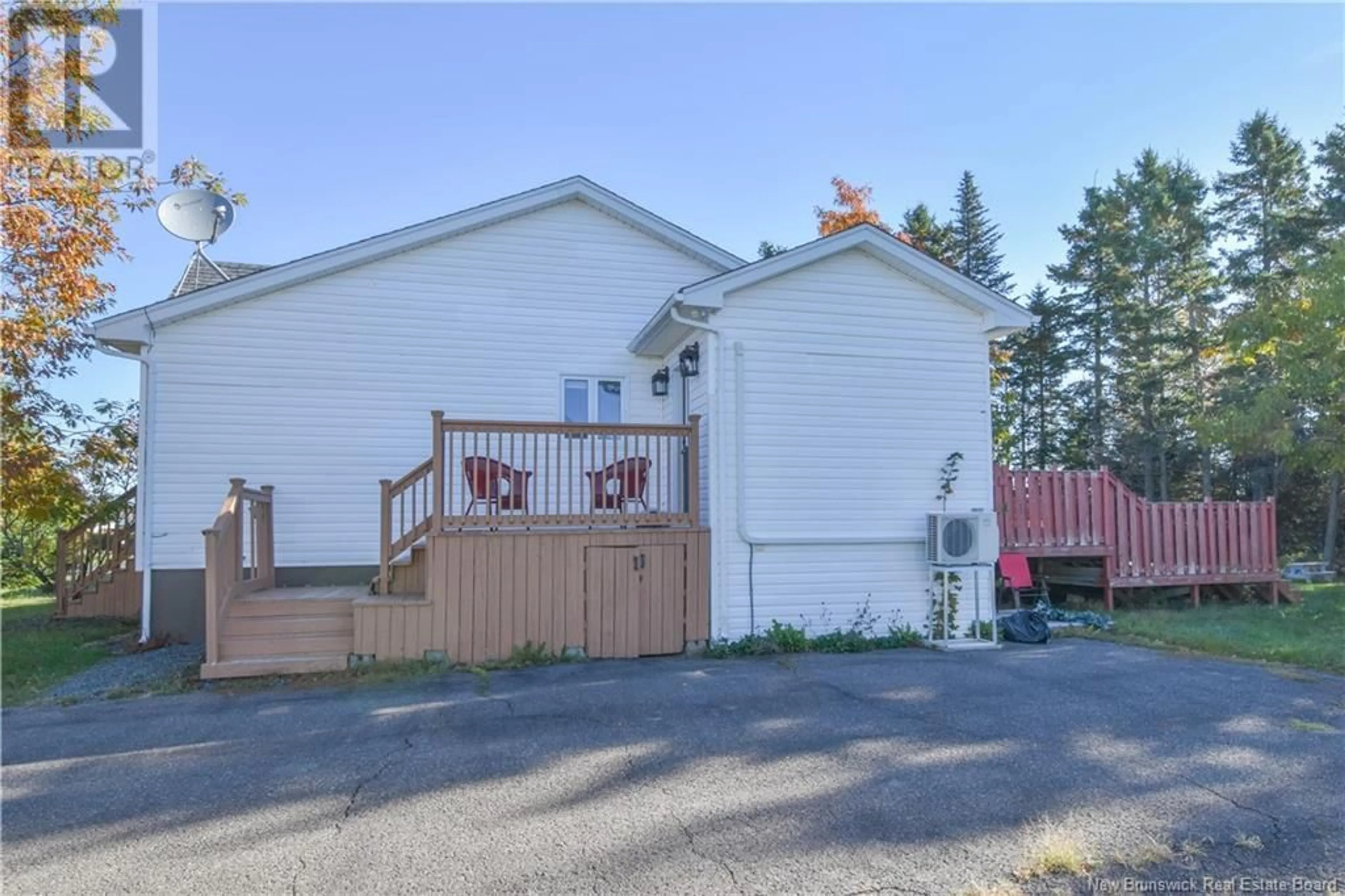 A pic from exterior of the house or condo, the front or back of building for 552 Alfreda Street, Tracadie New Brunswick E1X1B4