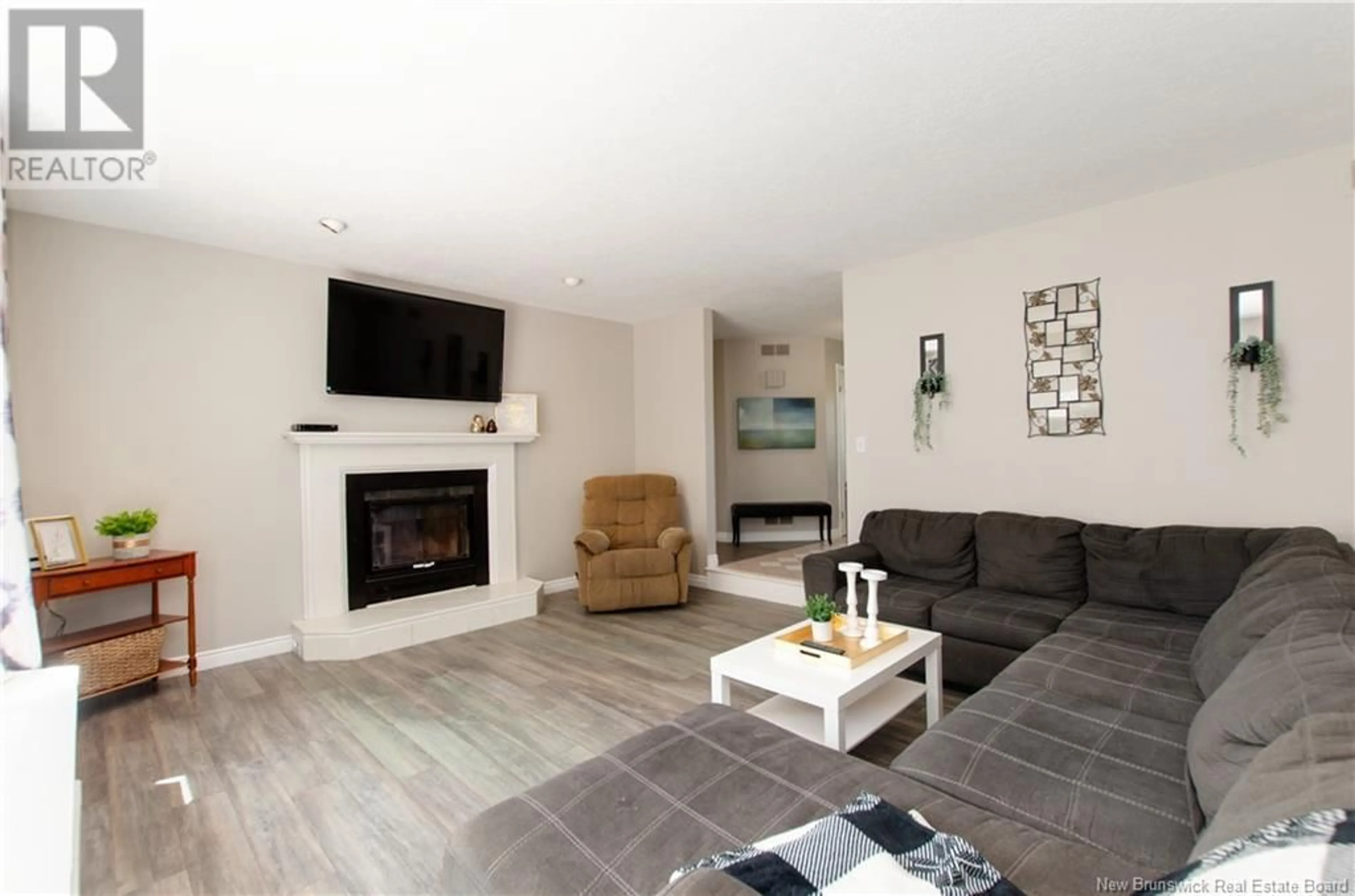 Living room, wood floors for 853 Melanson Road, Dieppe New Brunswick E1A7N8