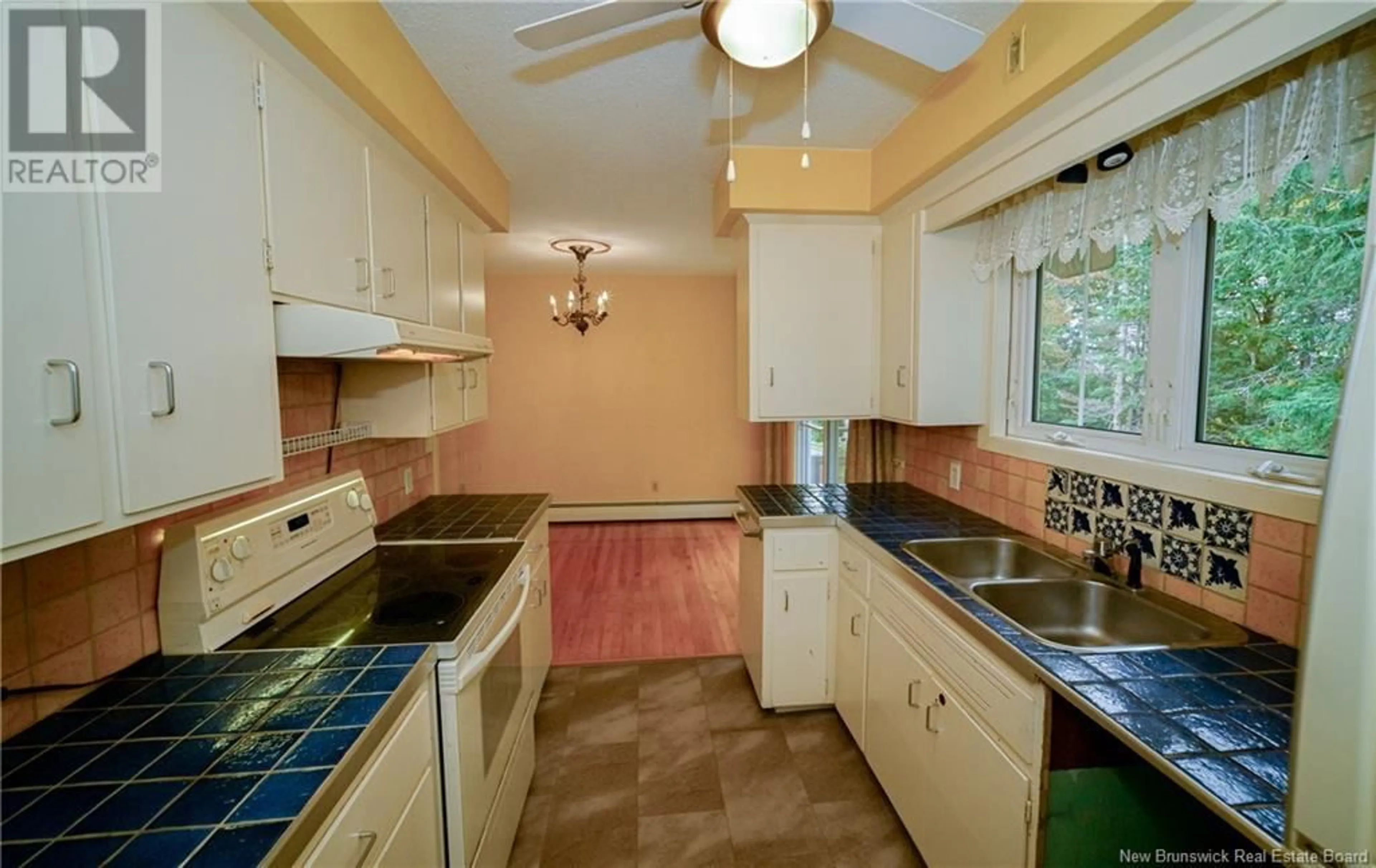 Kitchen, wood floors, cottage for 162 Topcliffe Crescent, Fredericton New Brunswick E3B4P9